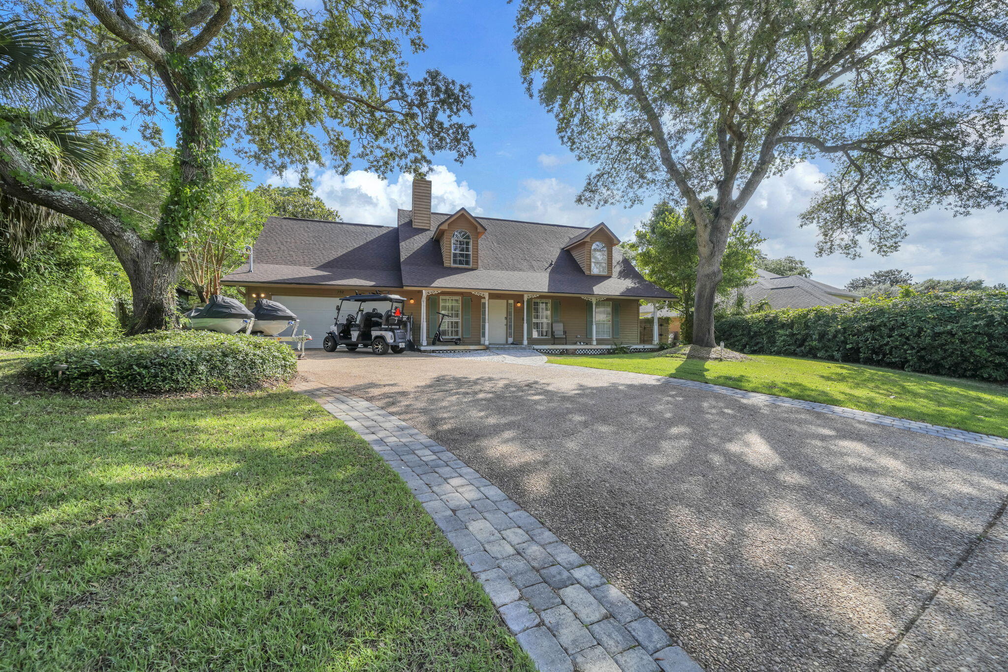 LAKESIDE VILLAGE - Residential