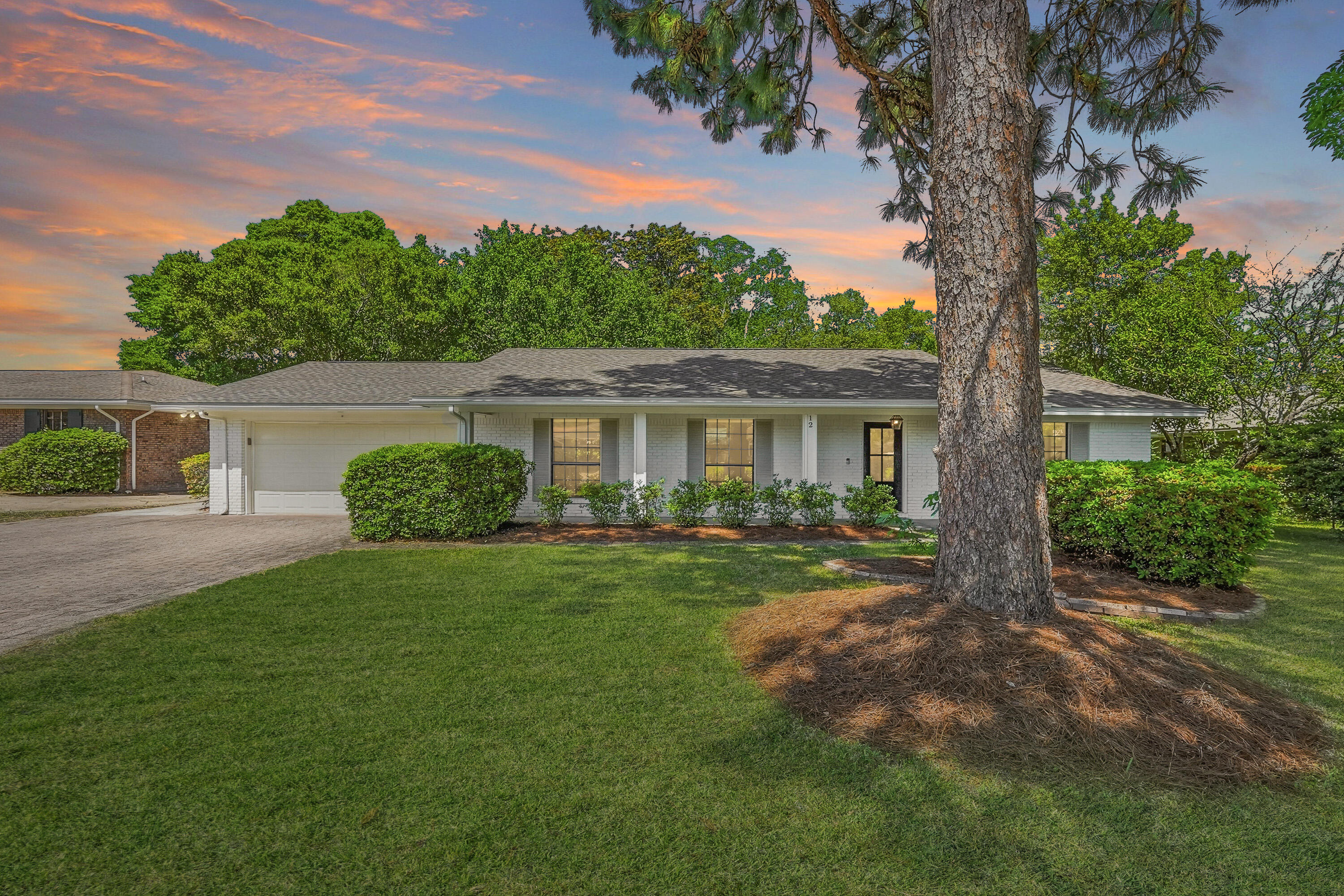 LAKE LORRAINE EST - Residential