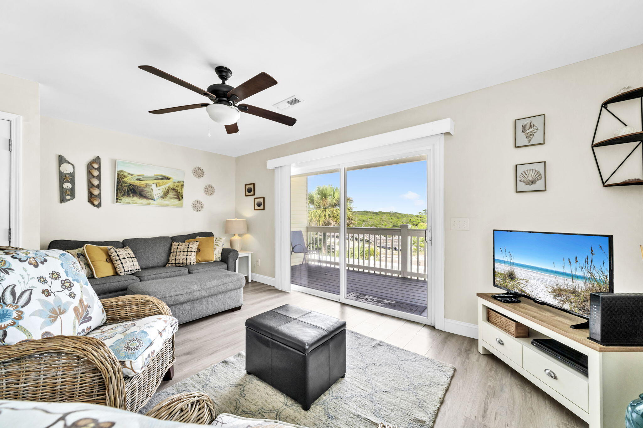 SHORELINE T/H - Residential
