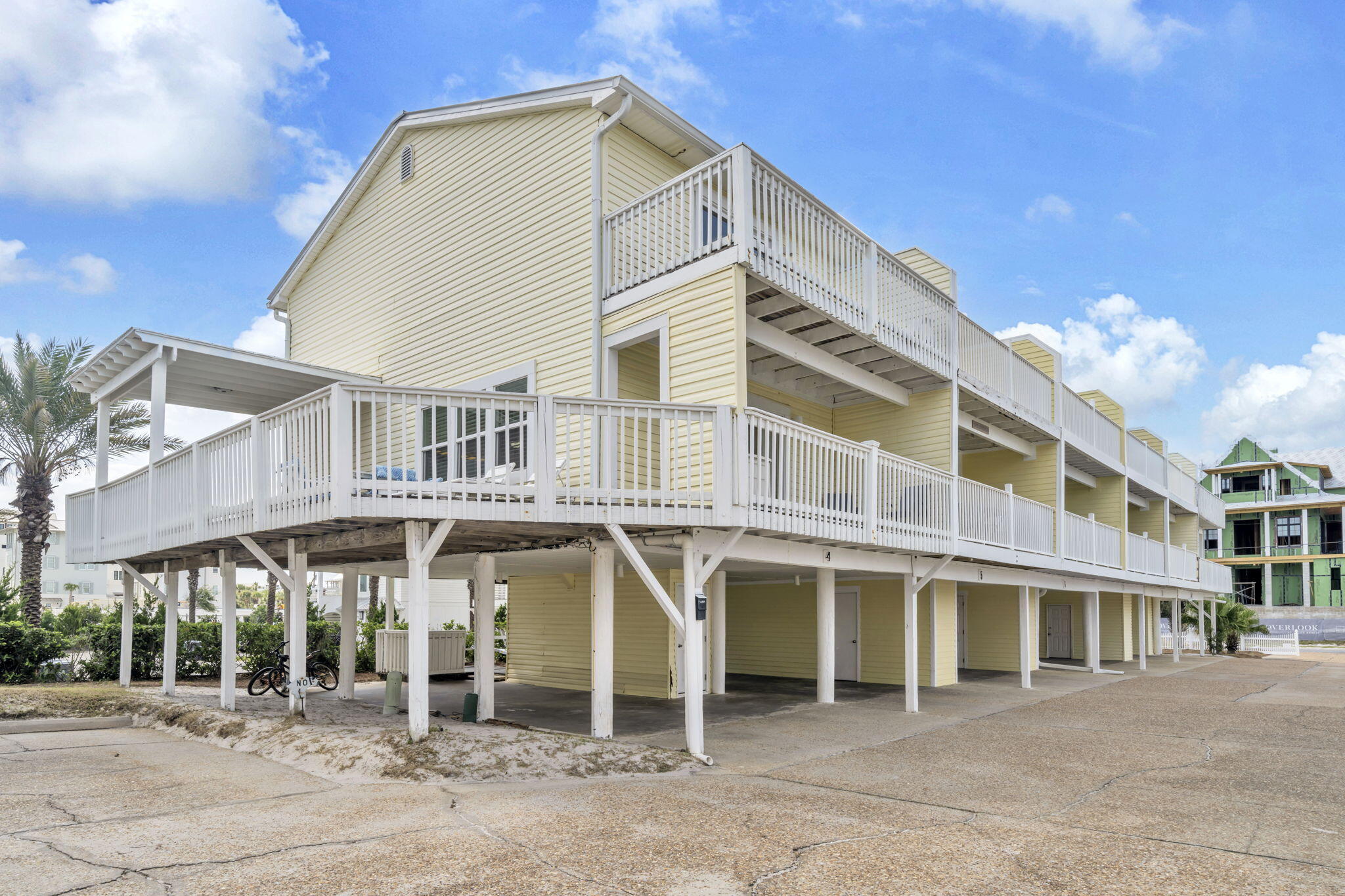 SHORELINE T/H - Residential