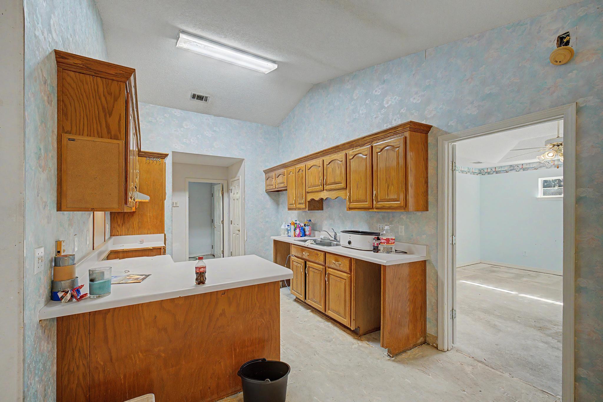 BAREFOOT CREEK - Residential