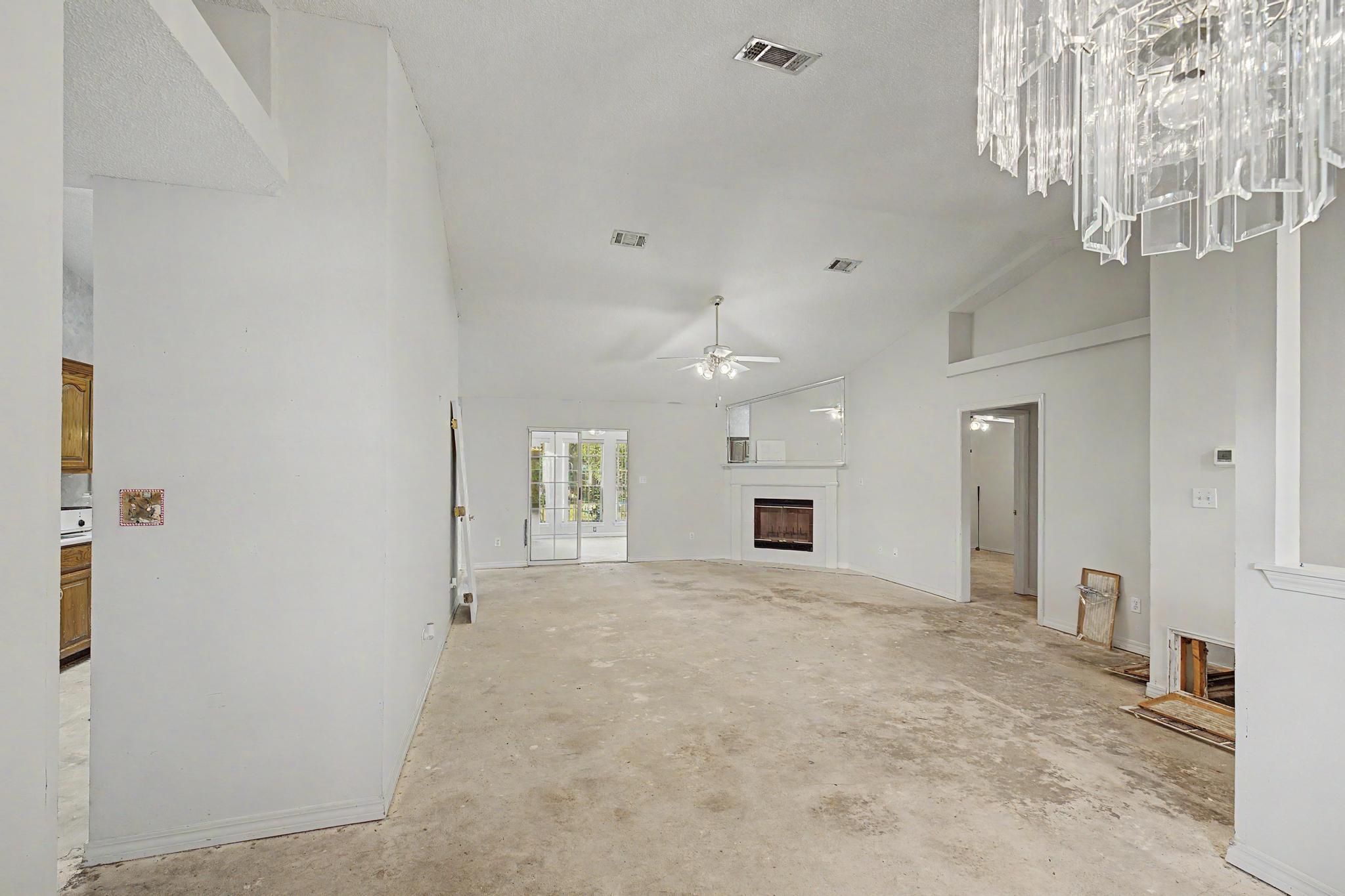 BAREFOOT CREEK - Residential