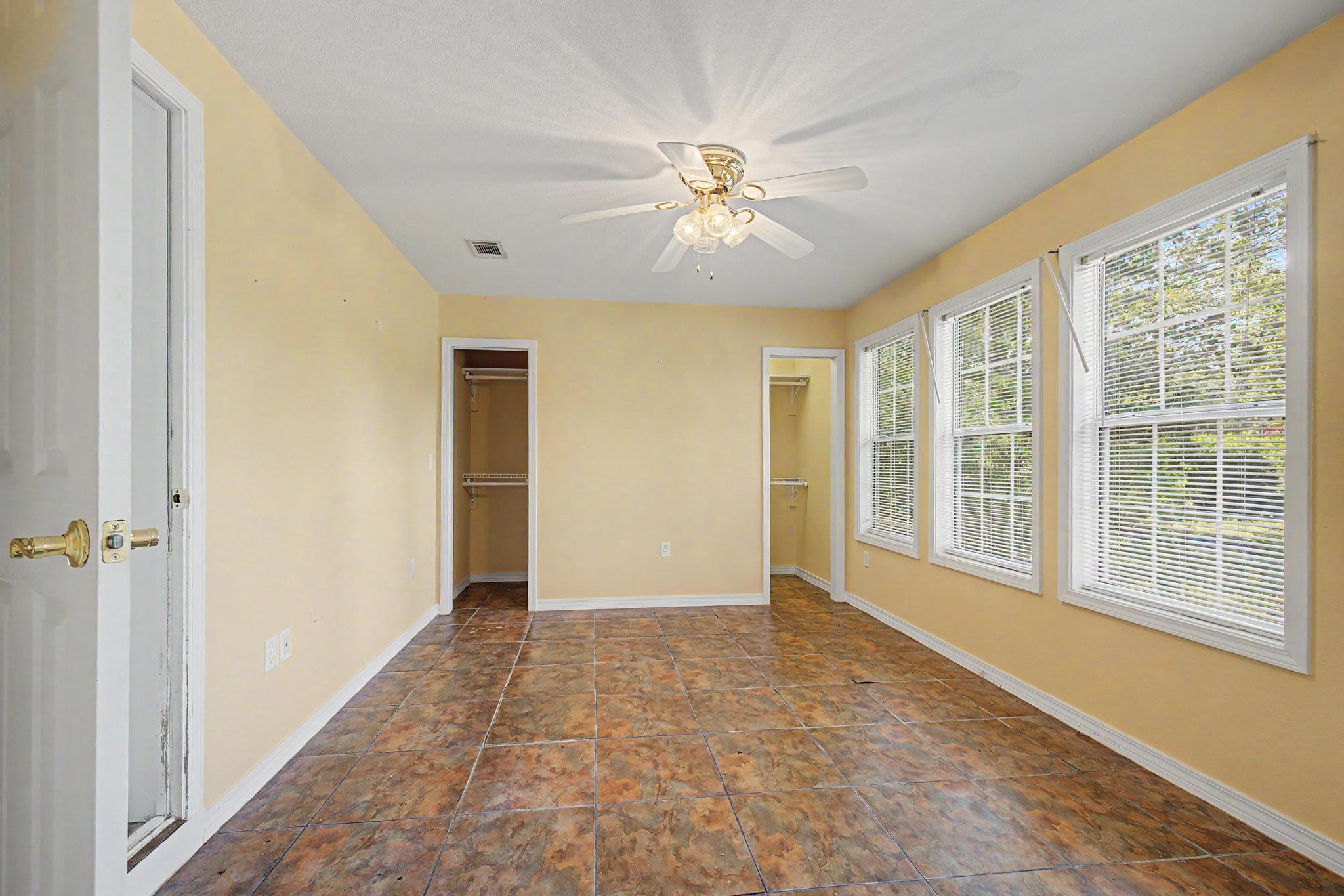 BAREFOOT CREEK - Residential