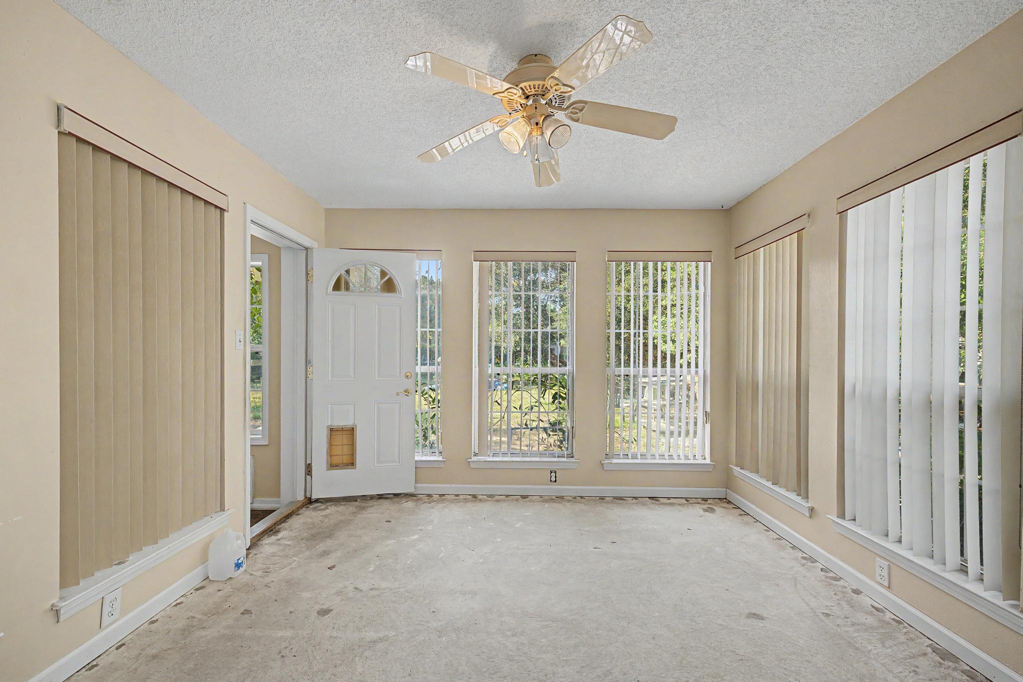 BAREFOOT CREEK - Residential