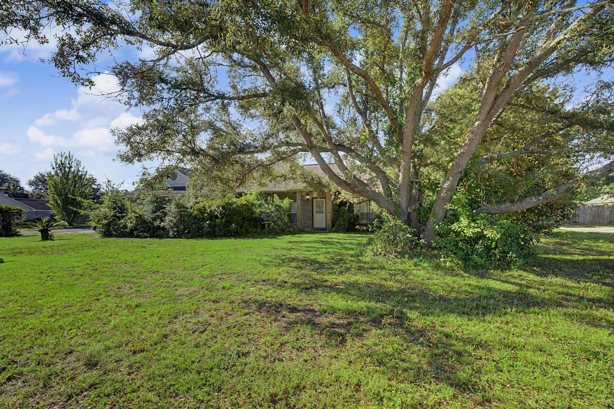 BAREFOOT CREEK - Residential