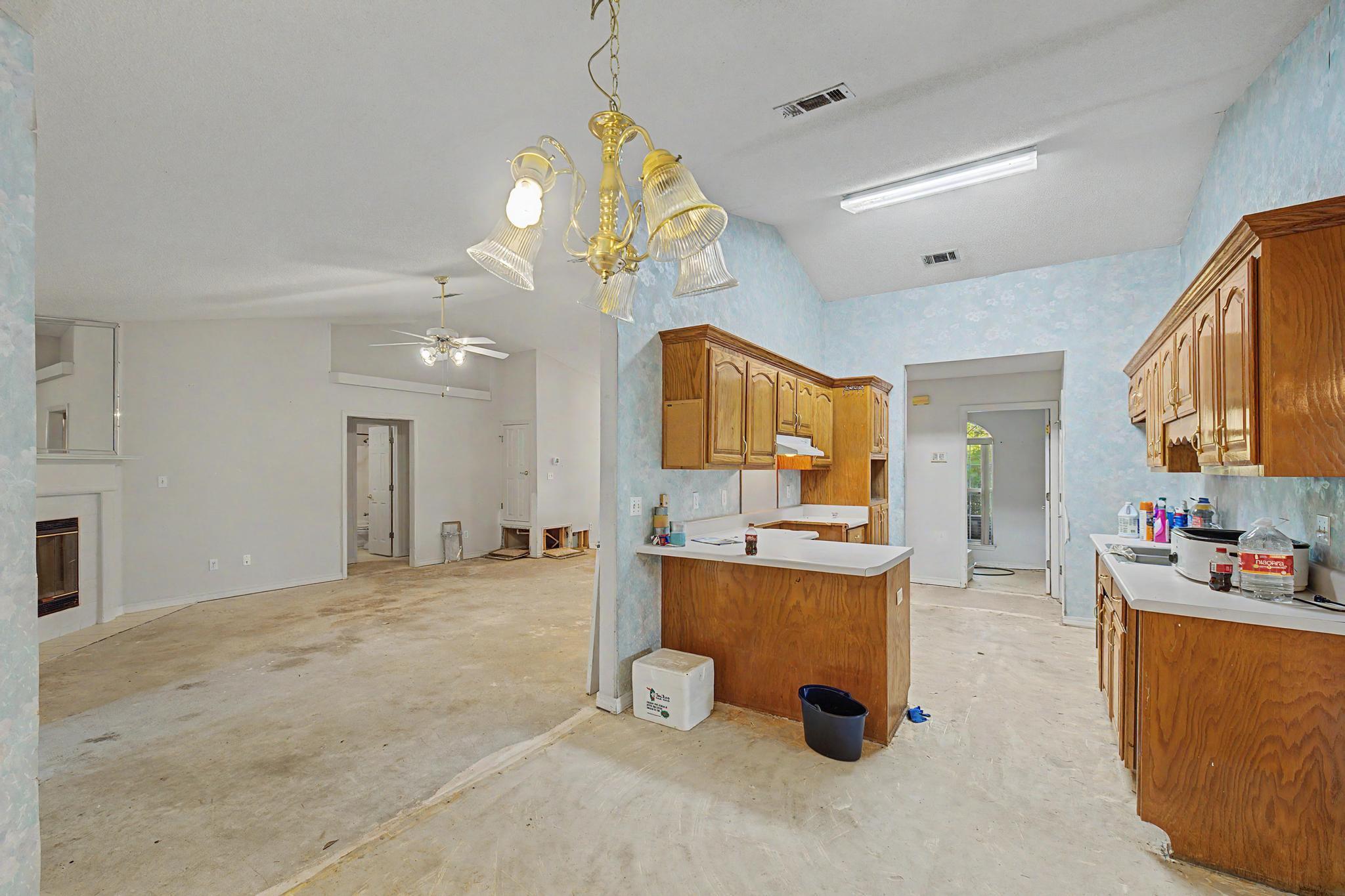 BAREFOOT CREEK - Residential