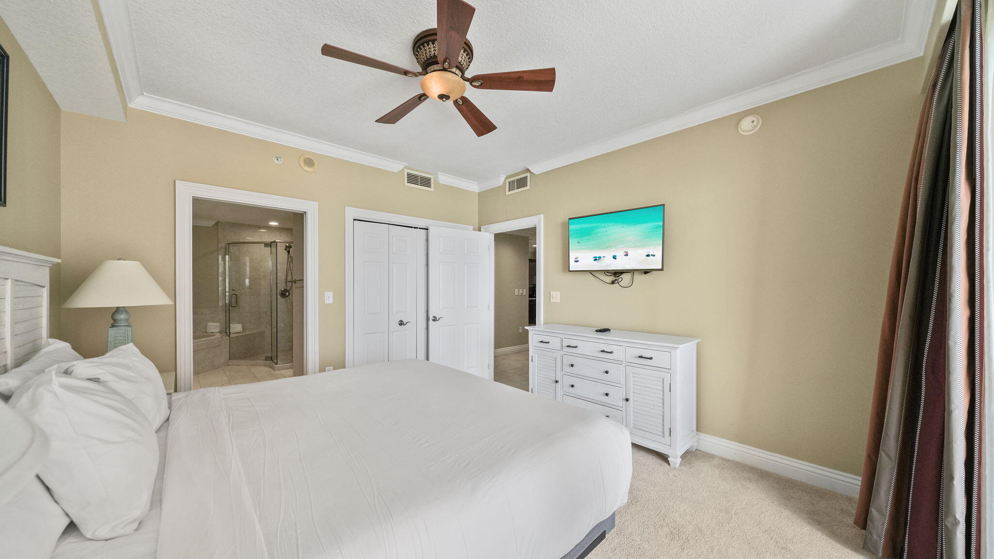 EMERALD GRANDE - Residential