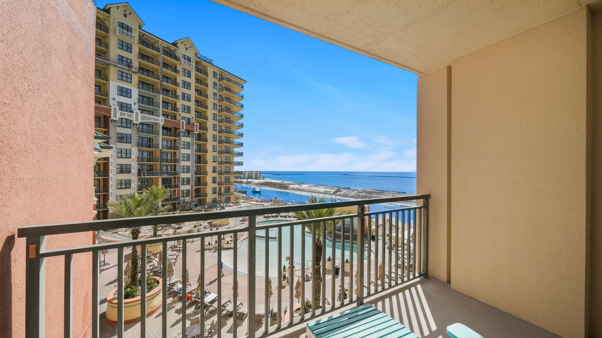 EMERALD GRANDE - Residential