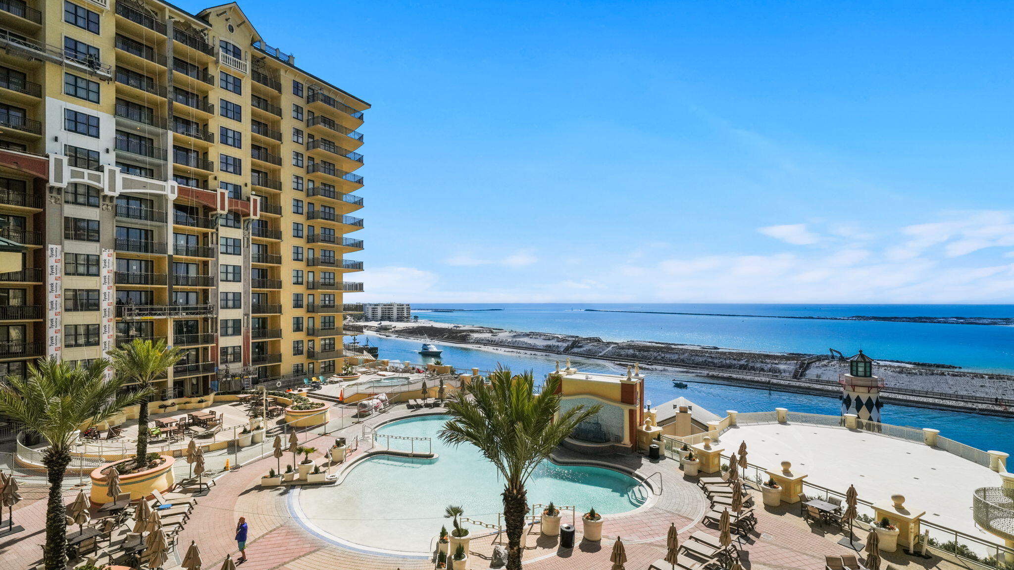 EMERALD GRANDE - Residential