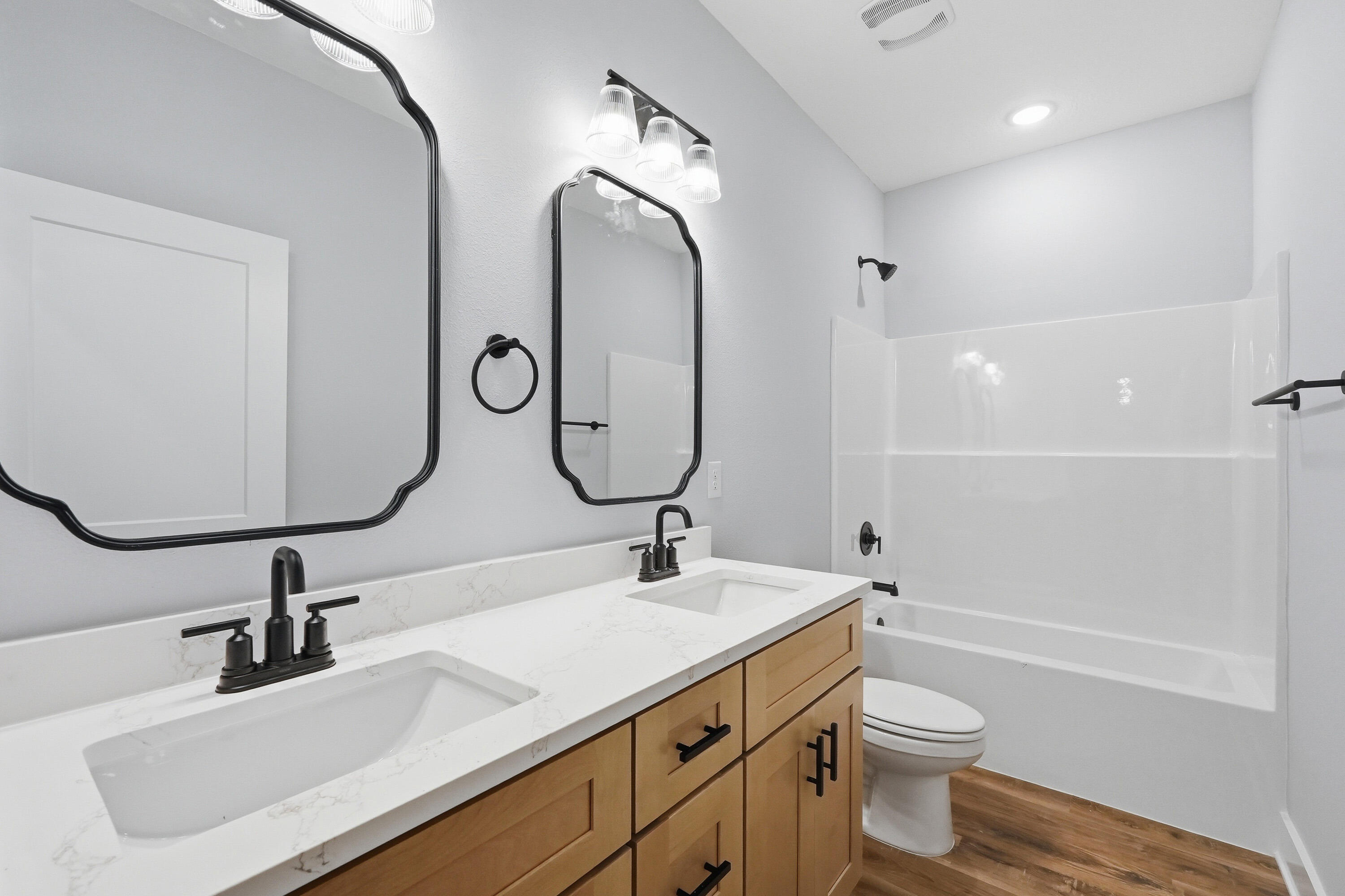 SANTASIA PARK LOT 5 BLK A - Residential