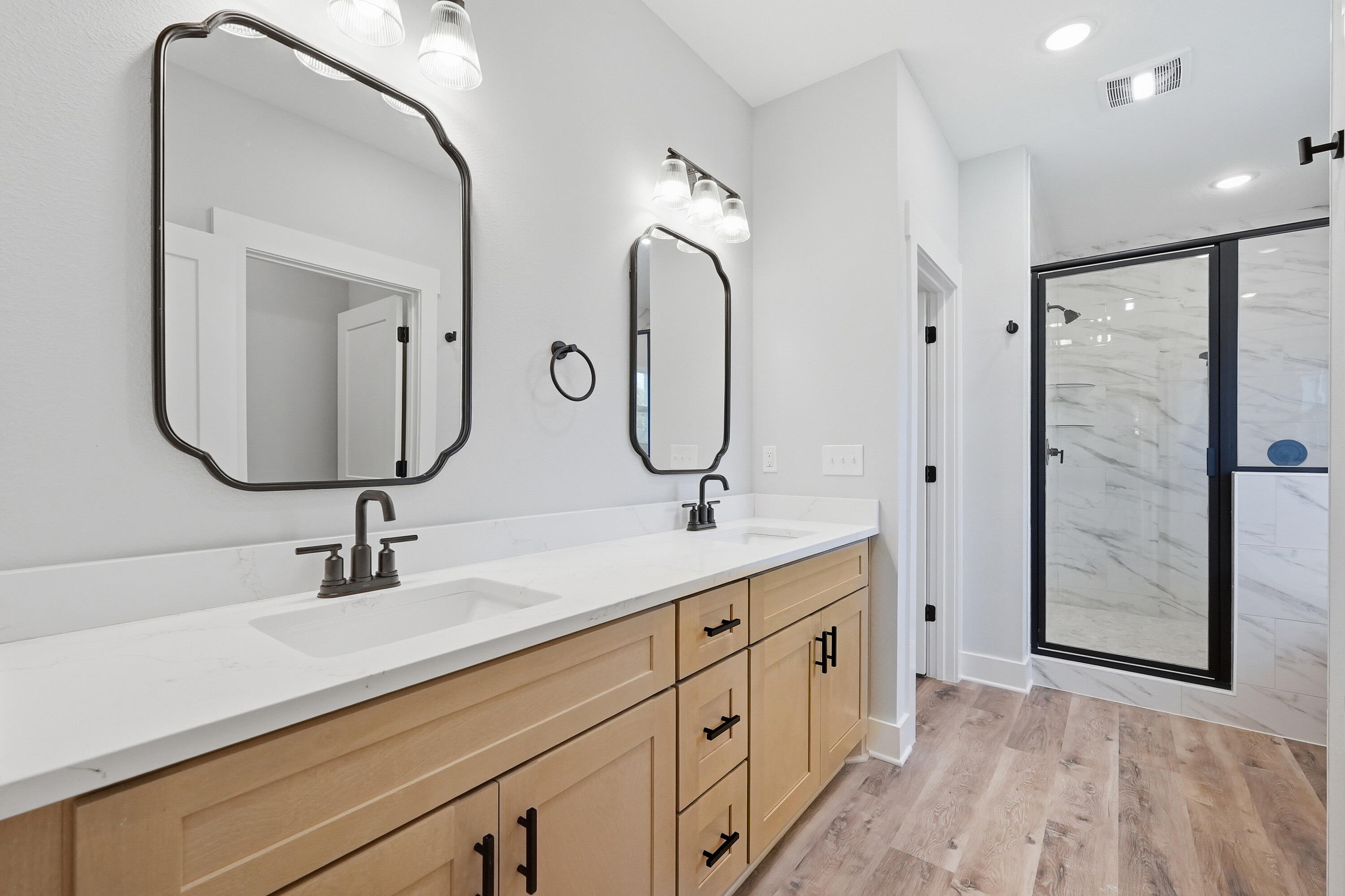 SANTASIA PARK LOT 5 BLK A - Residential
