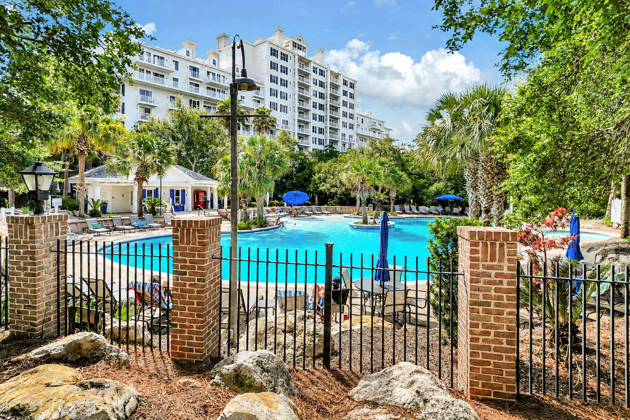BAHIA CONDO - Residential