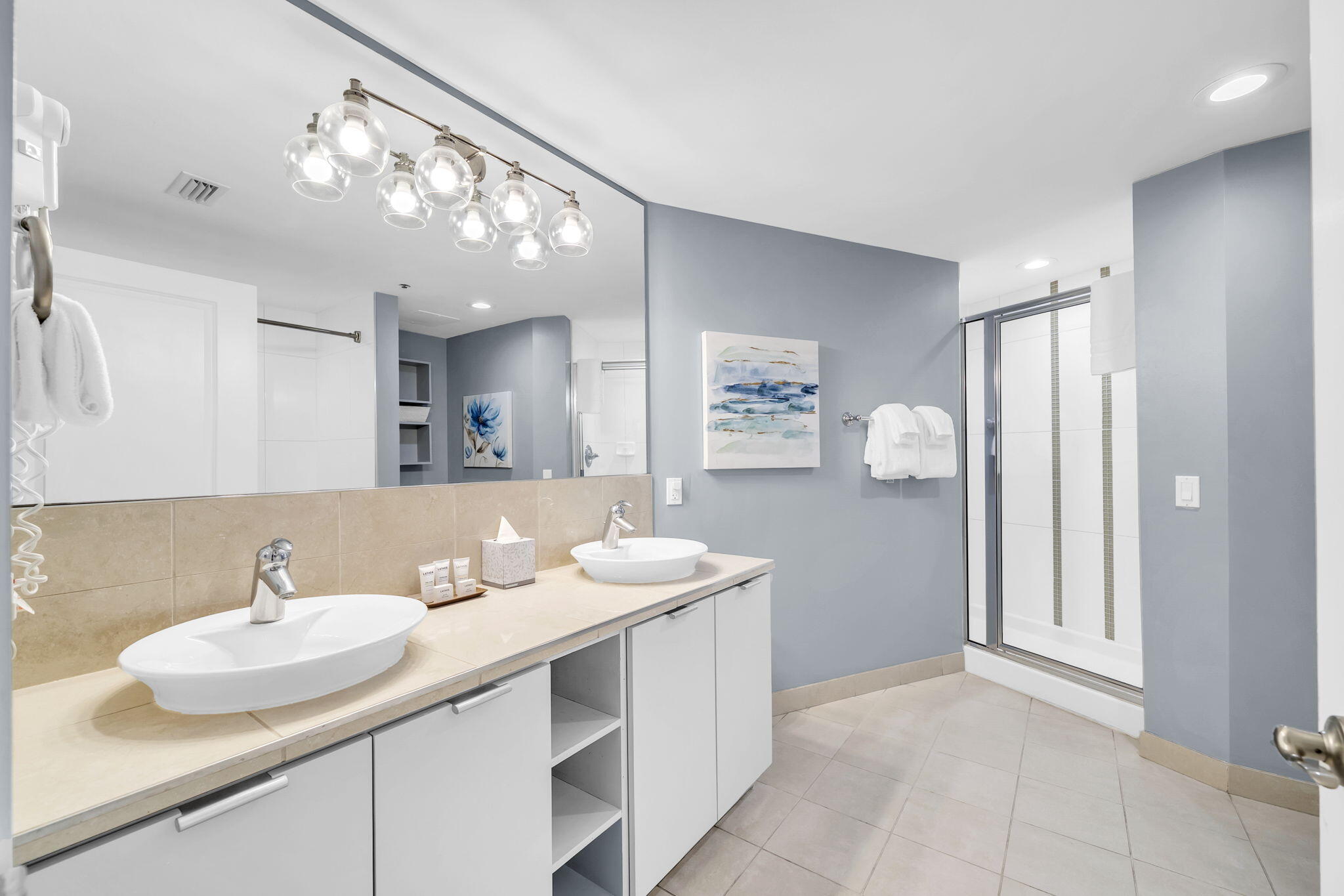 BAHIA CONDO - Residential
