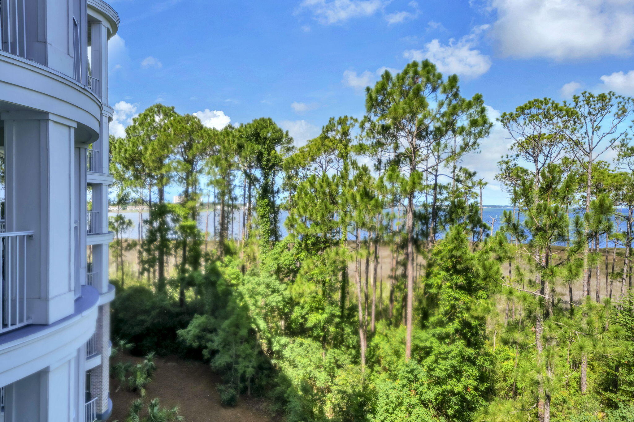 BAHIA CONDO - Residential
