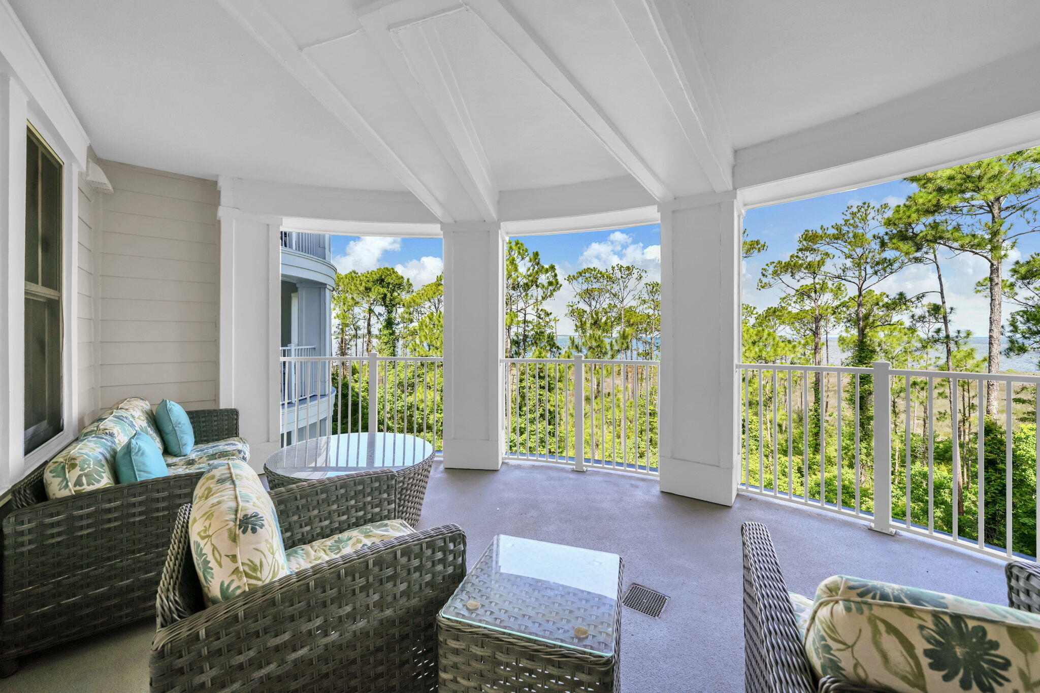 BAHIA CONDO - Residential