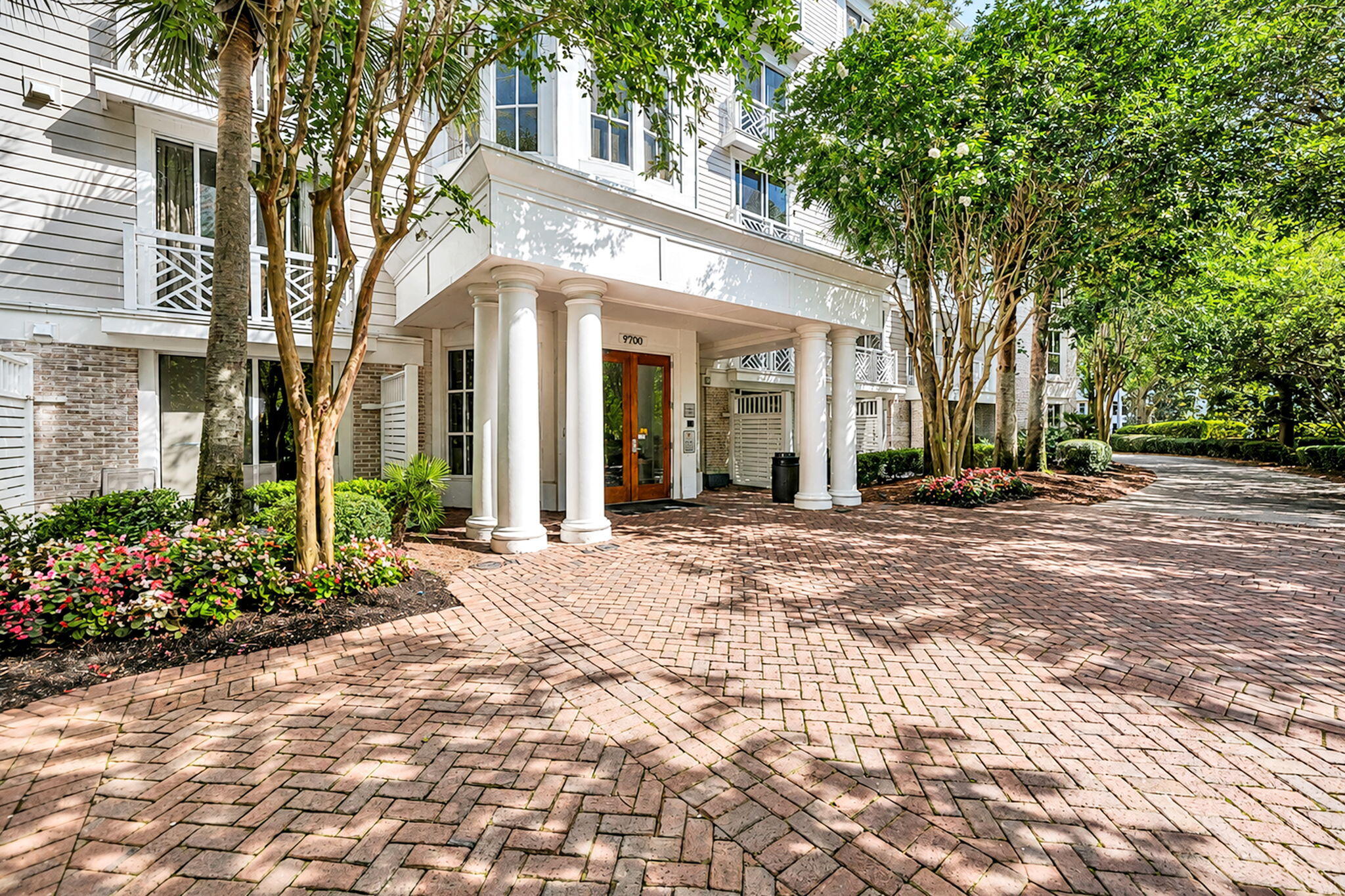 BAHIA CONDO - Residential