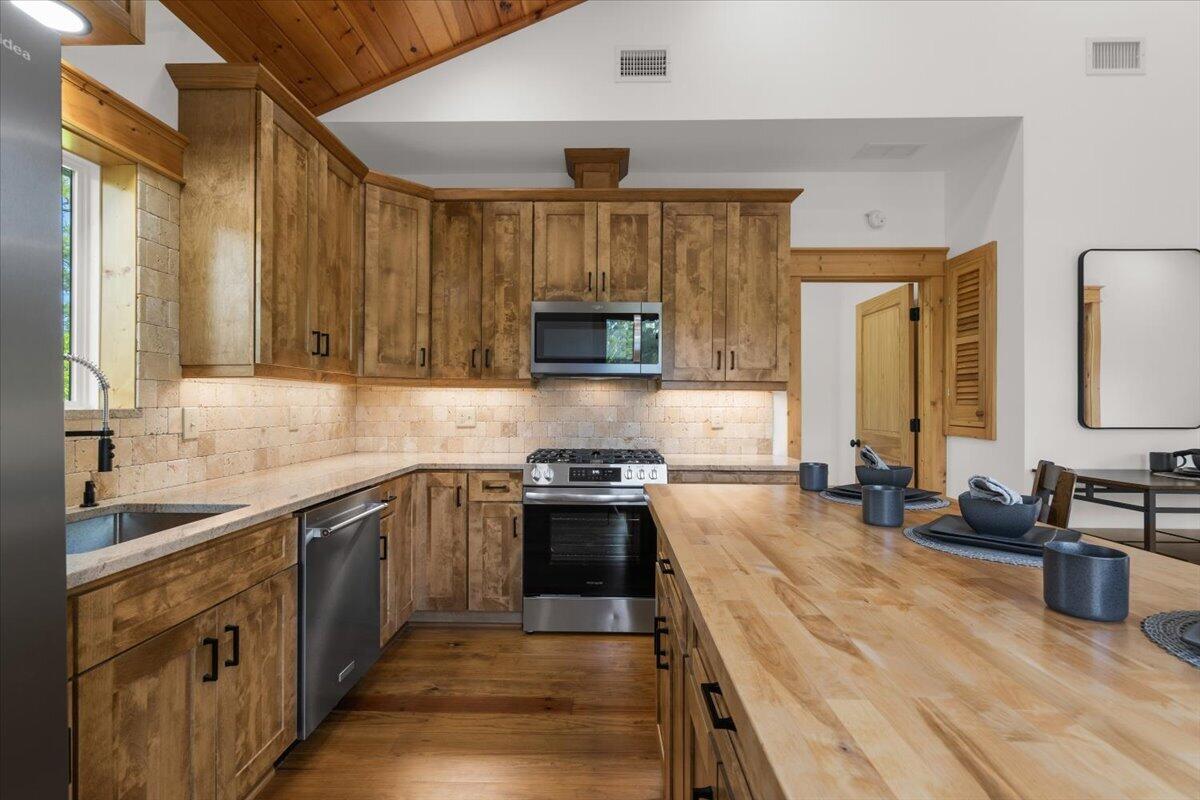 NONESUCH WAY - Residential