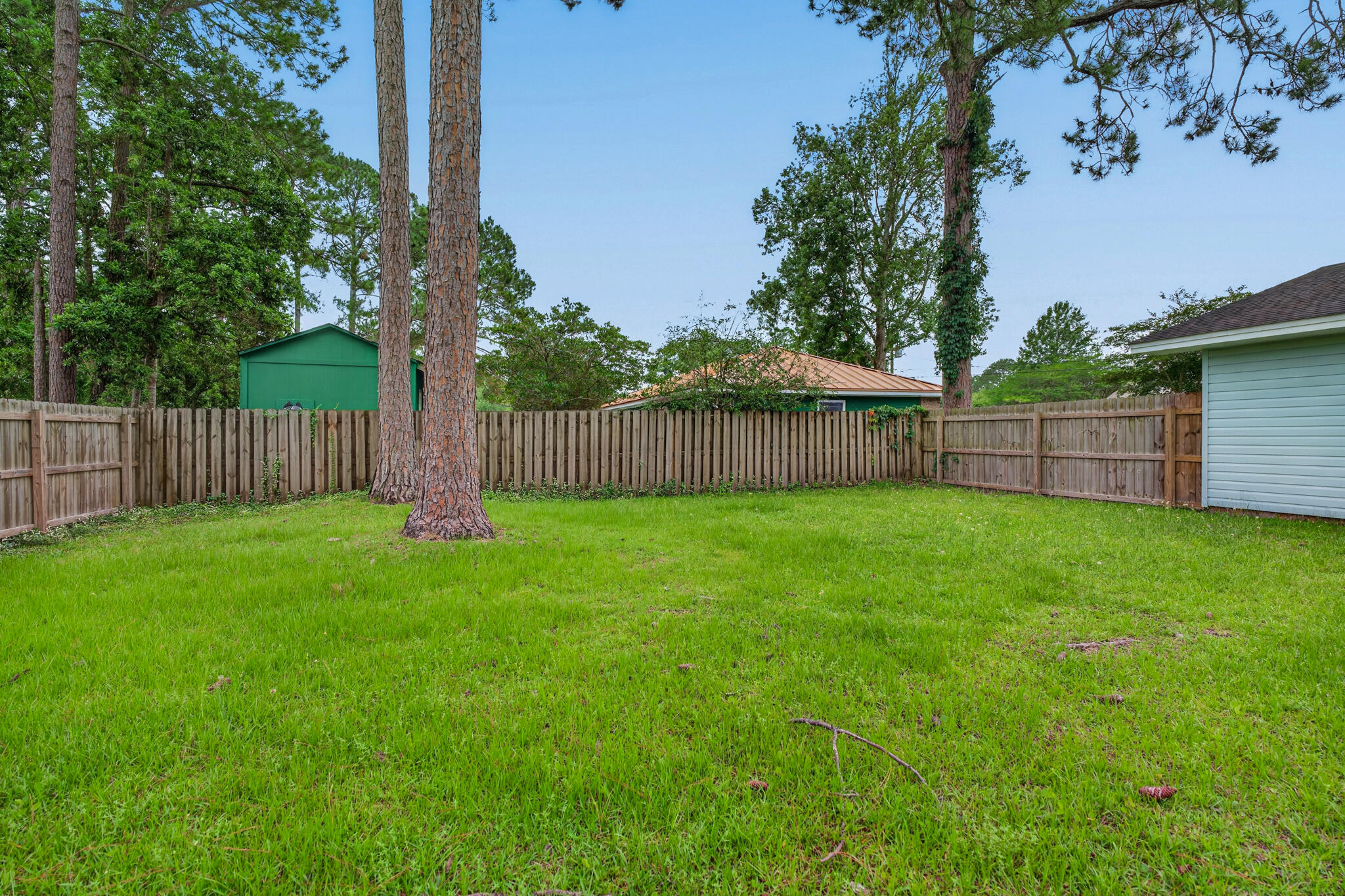 PINE MEADOWS 2ND ADDN - Residential