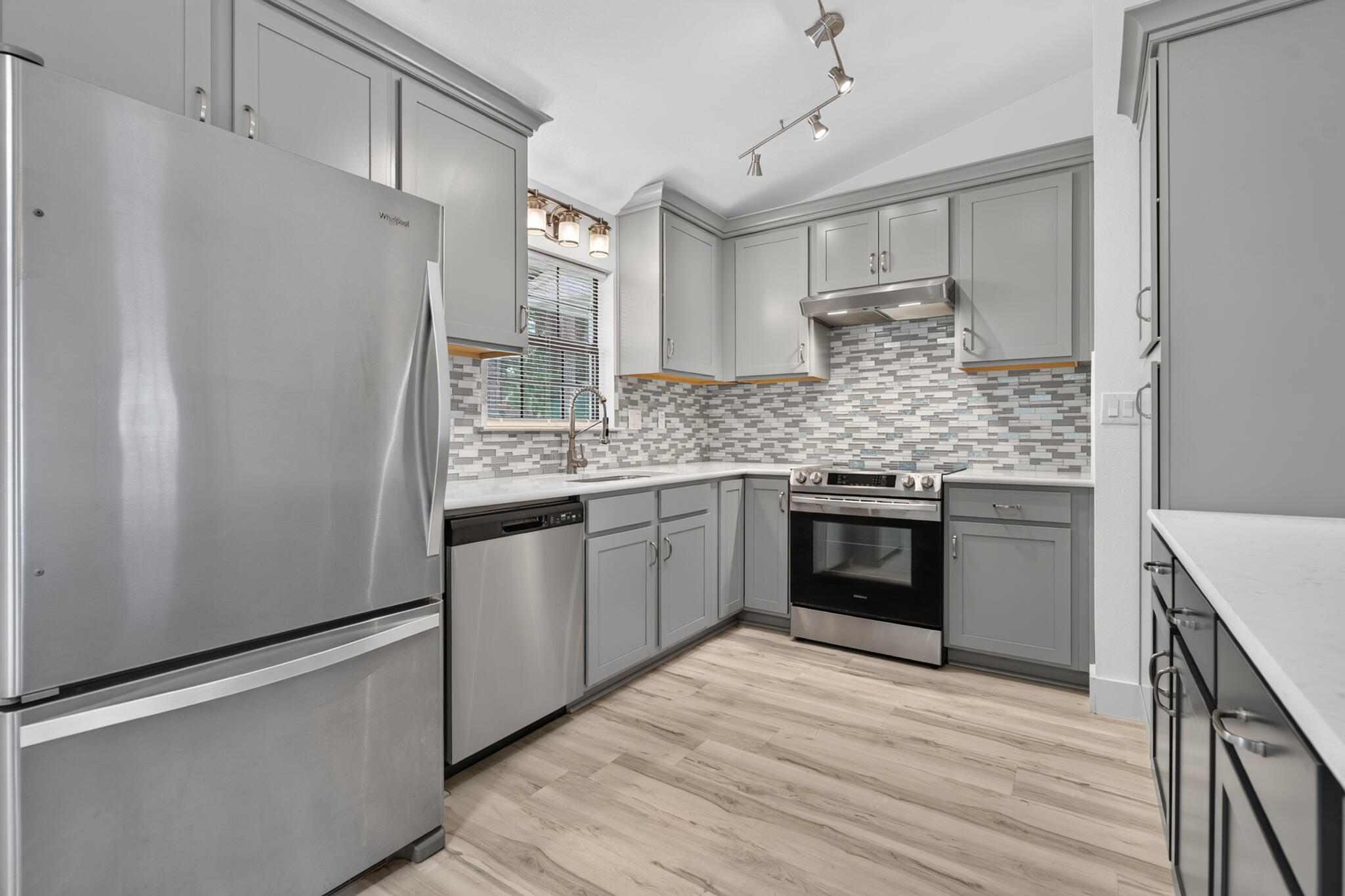 PINE MEADOWS 2ND ADDN - Residential