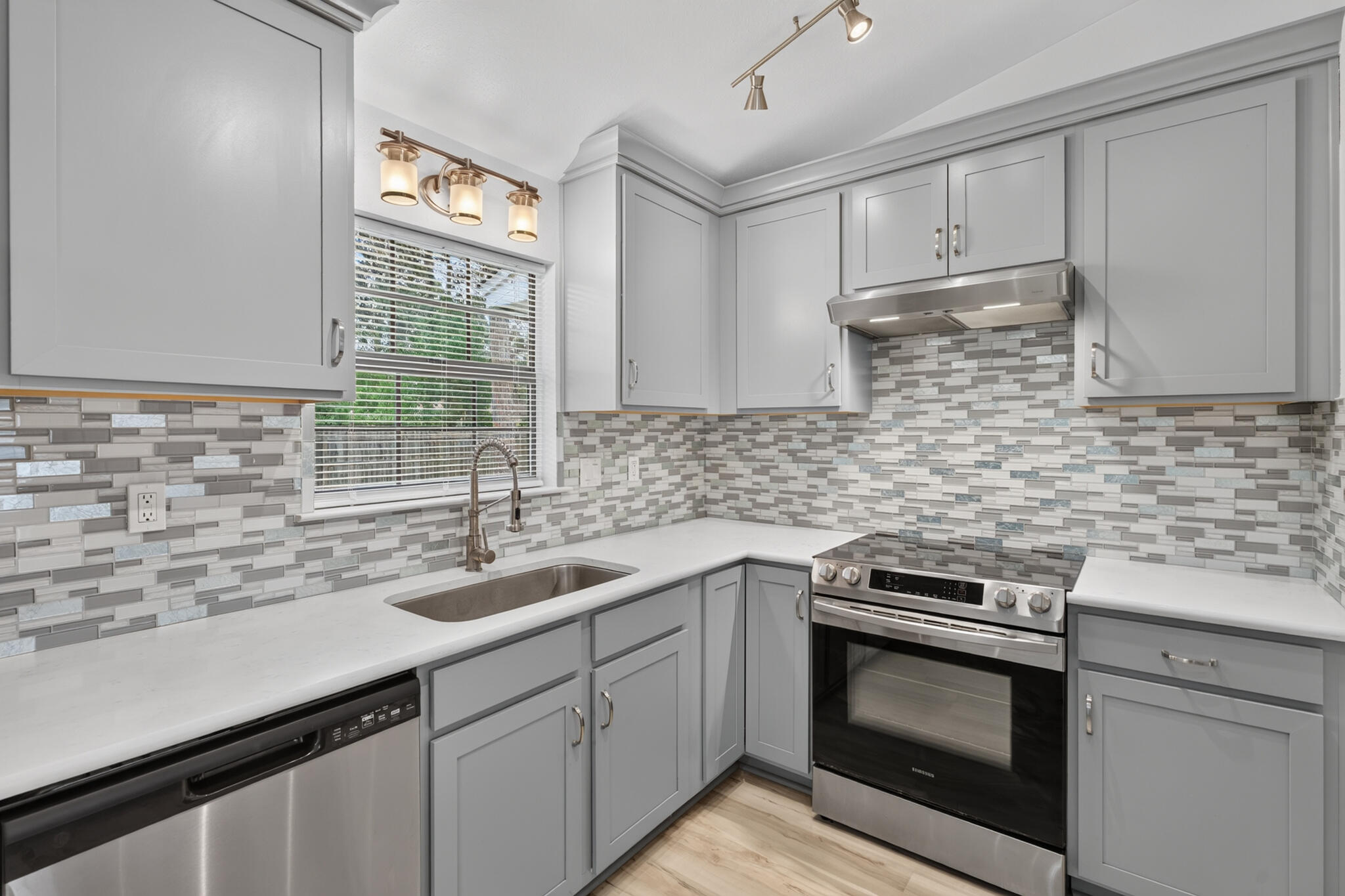 PINE MEADOWS 2ND ADDN - Residential