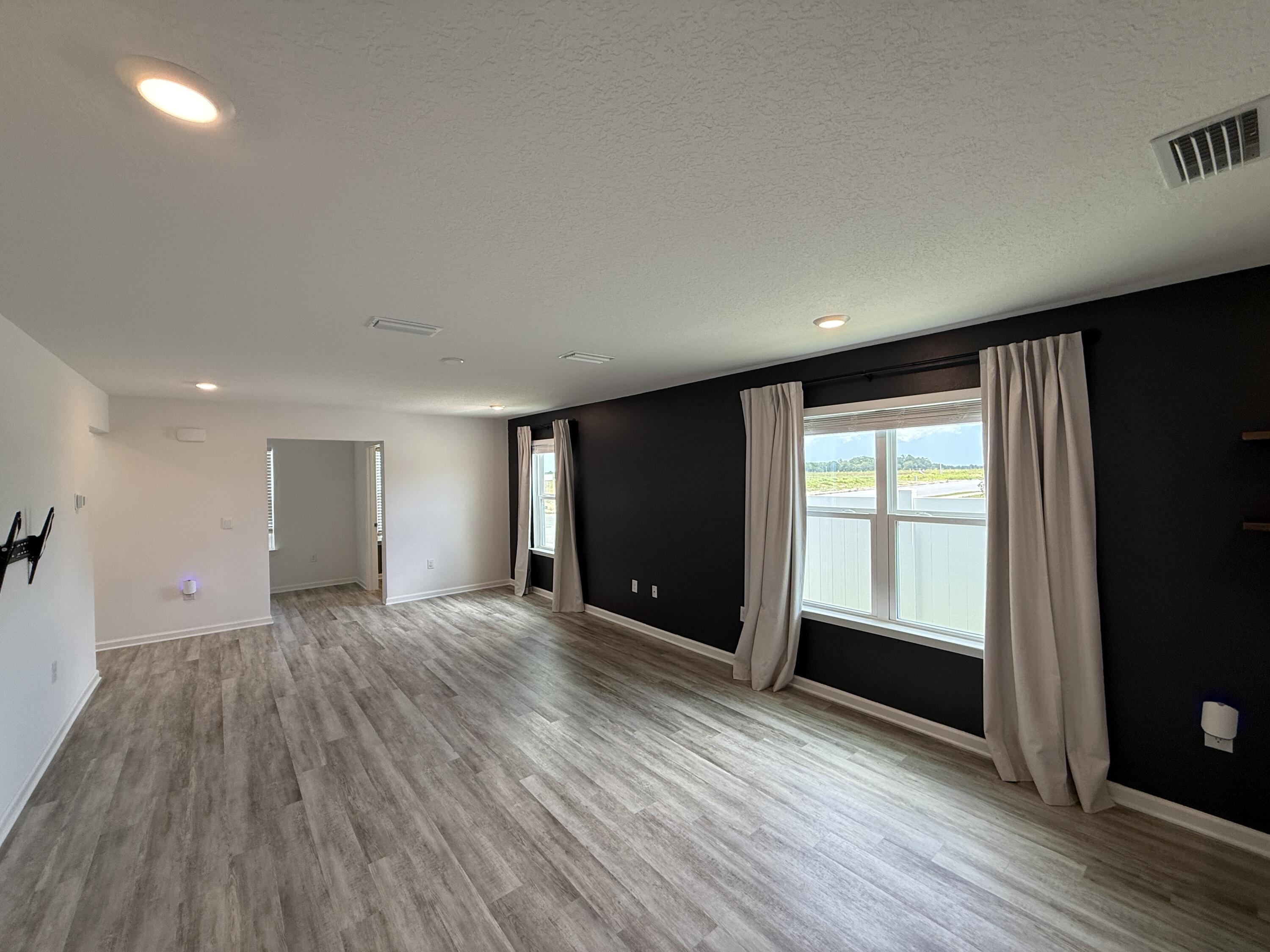 Owl's Head East - Residential Lease