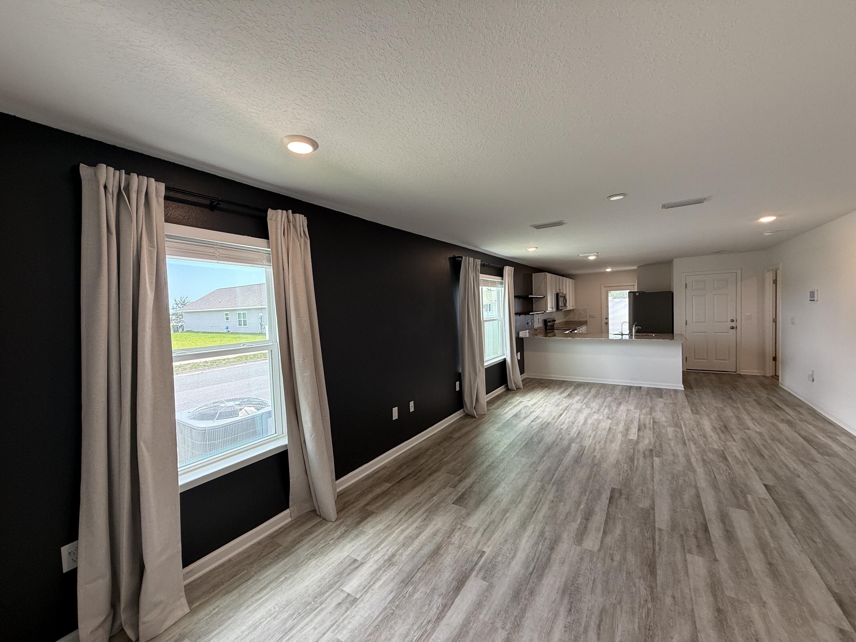 Owl's Head East - Residential Lease