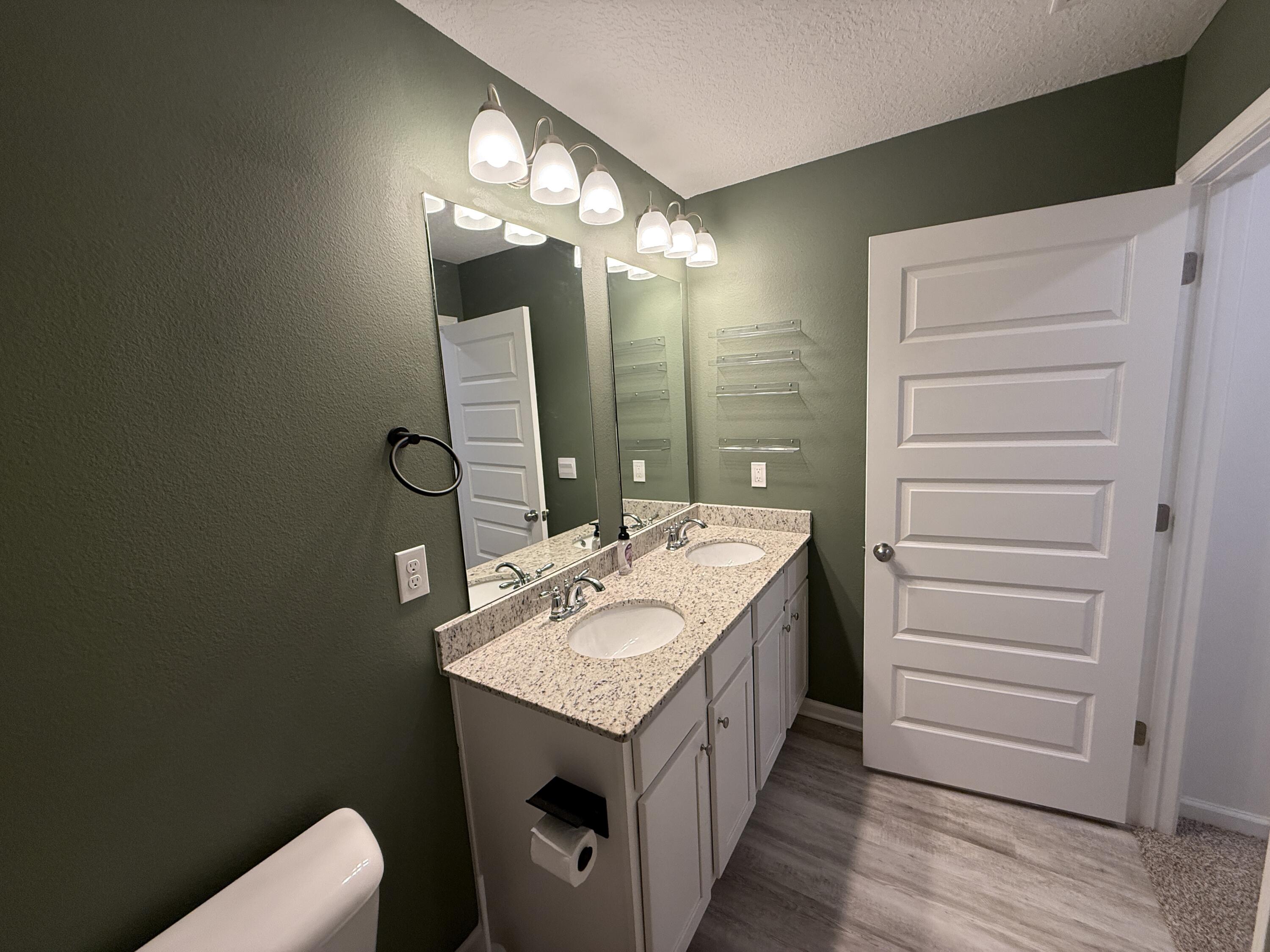 Owl's Head East - Residential Lease