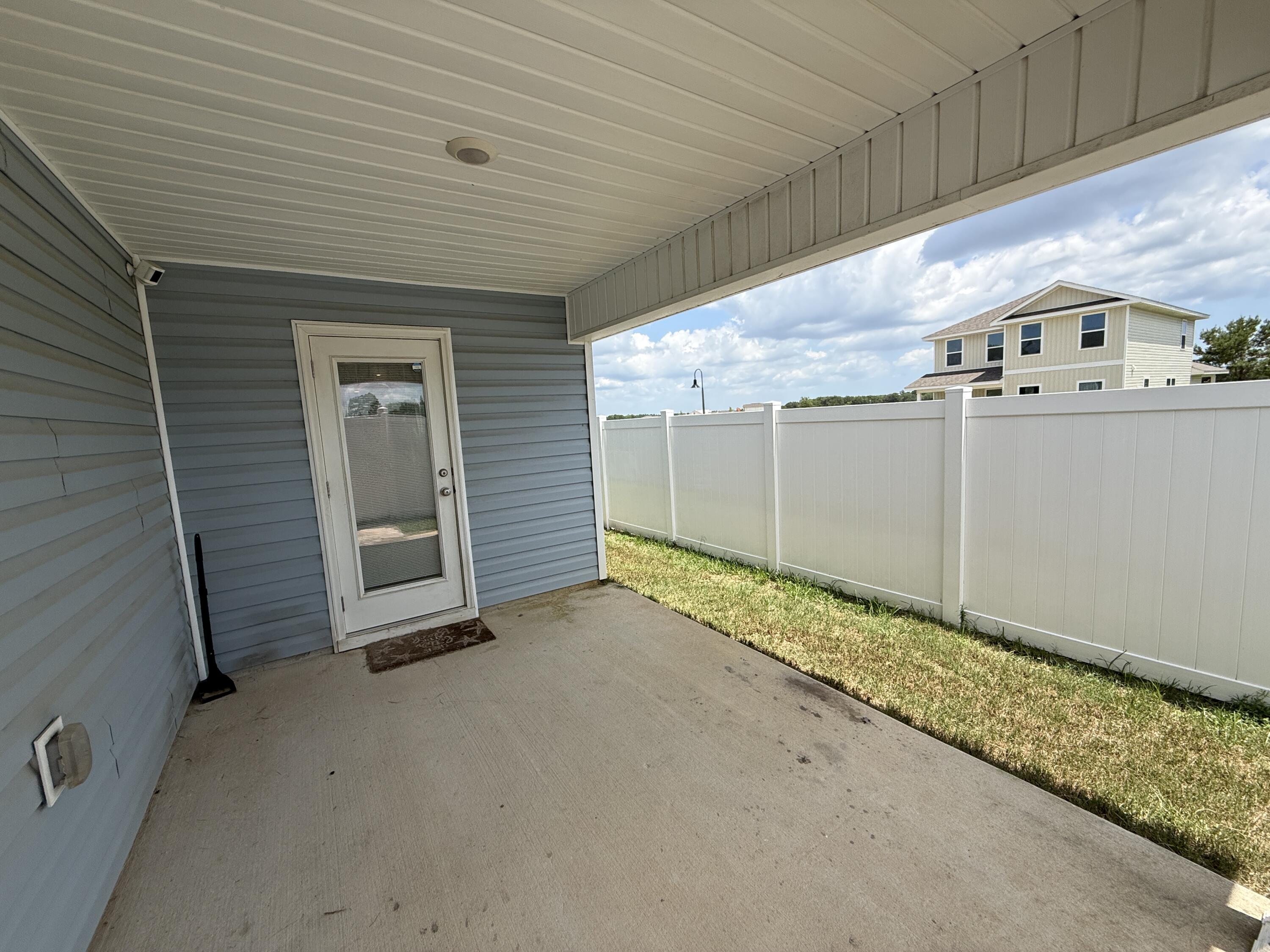 Owl's Head East - Residential Lease