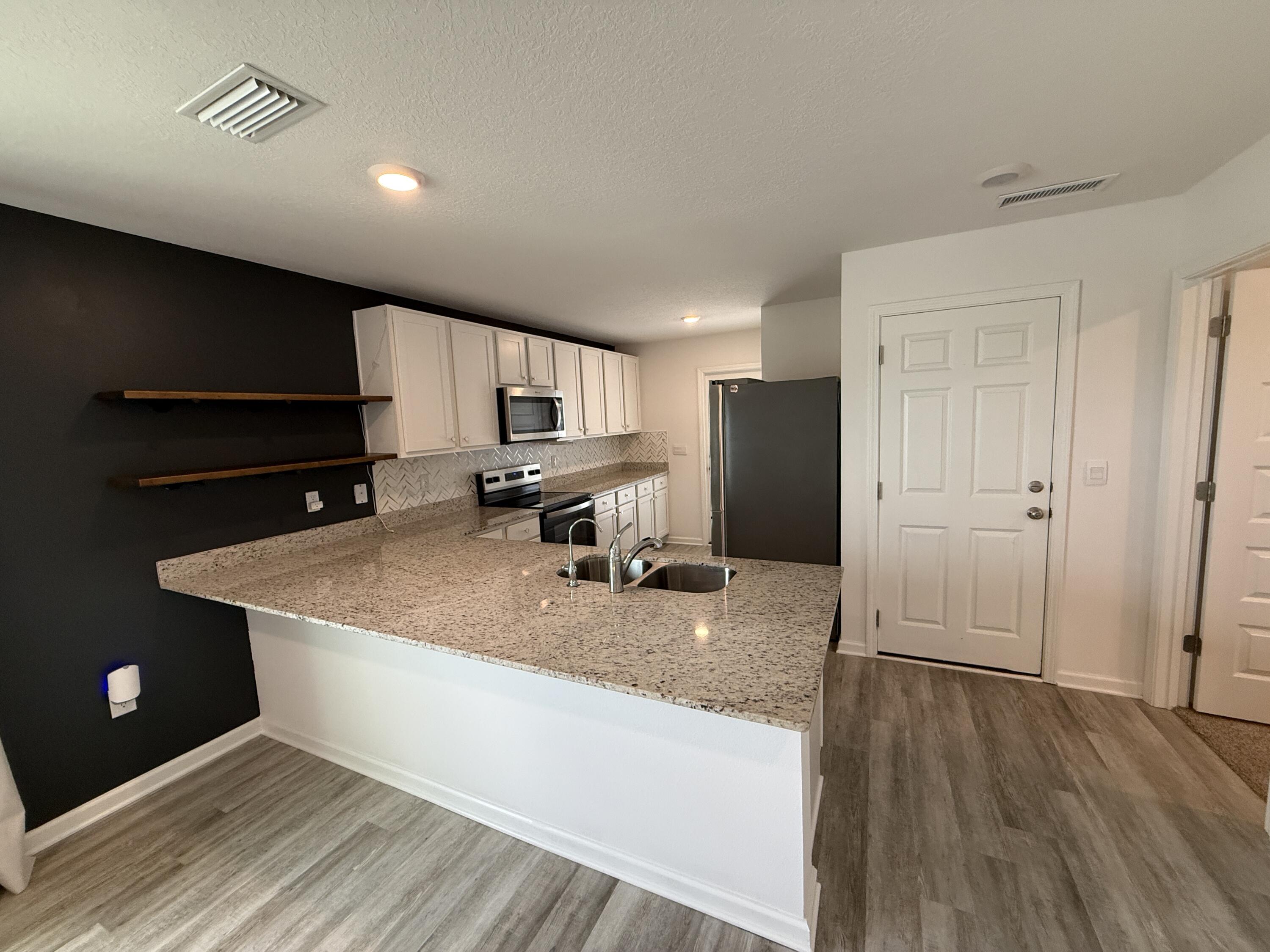 Owl's Head East - Residential Lease