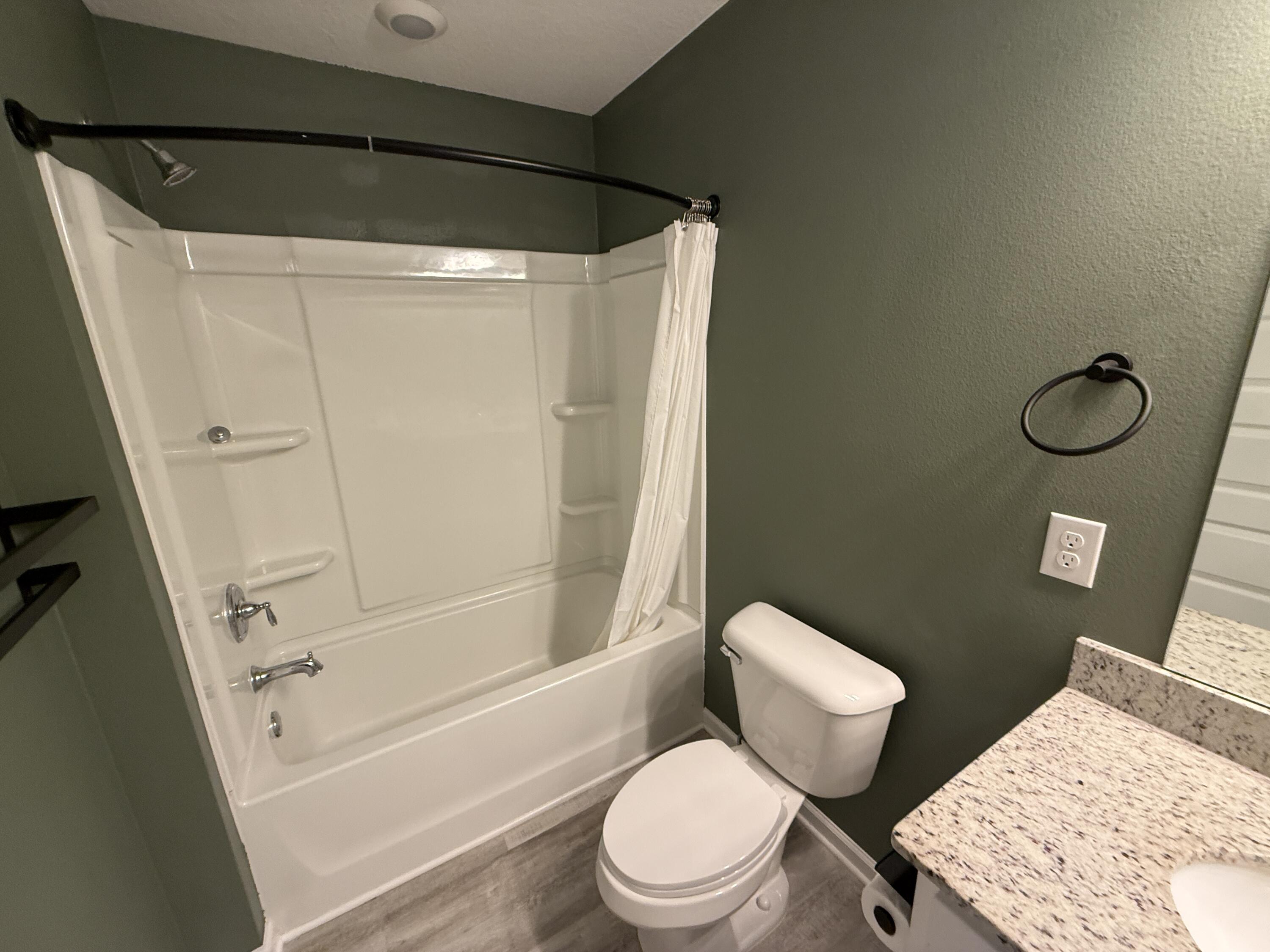 Owl's Head East - Residential Lease