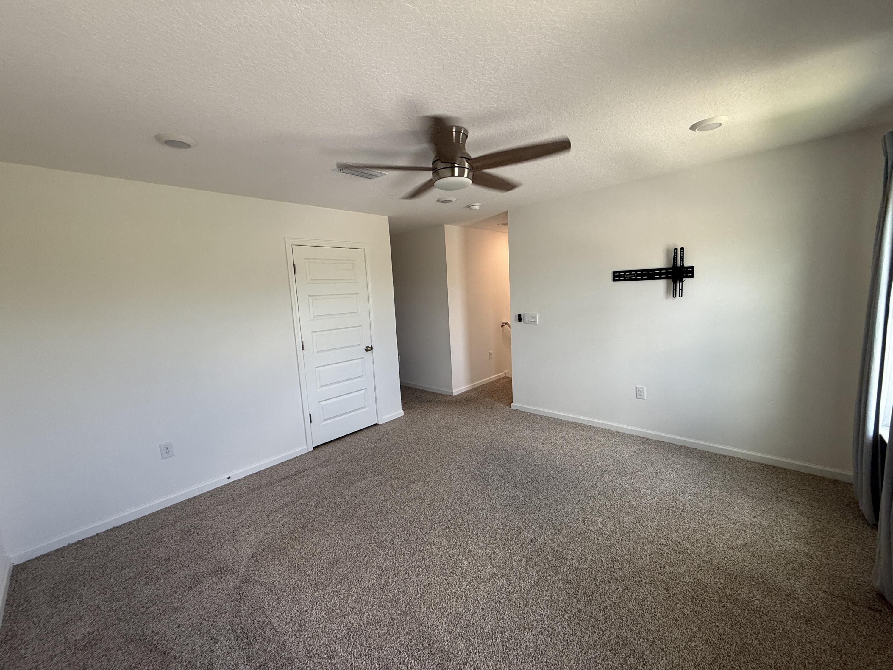 Owl's Head East - Residential Lease