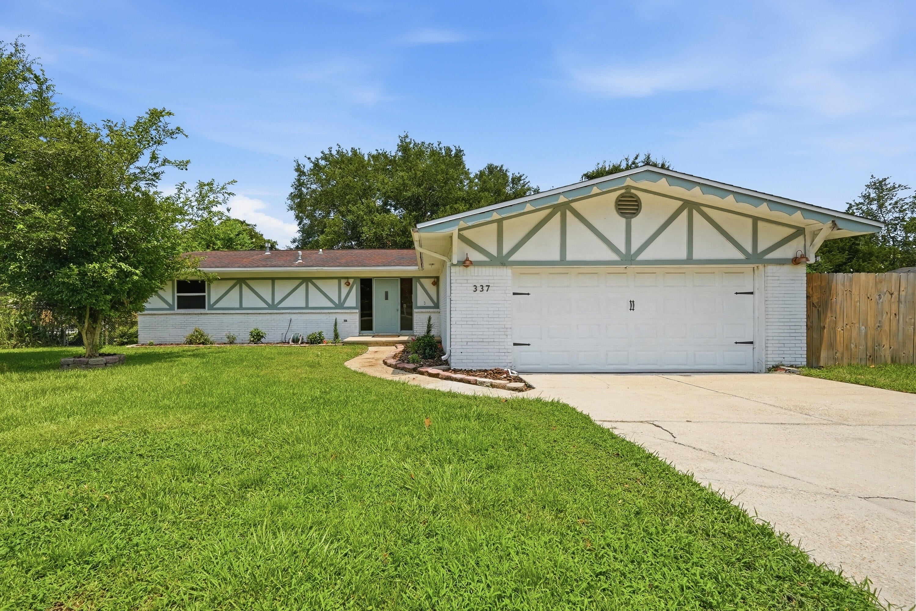 PINEDALE 1ST ADDN - Residential