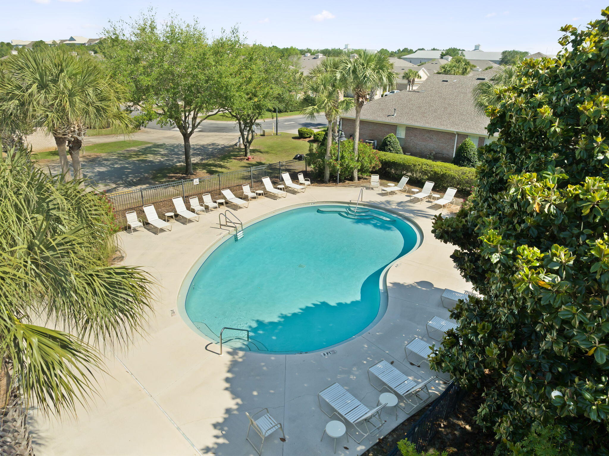 DIAMOND LAKES - Residential