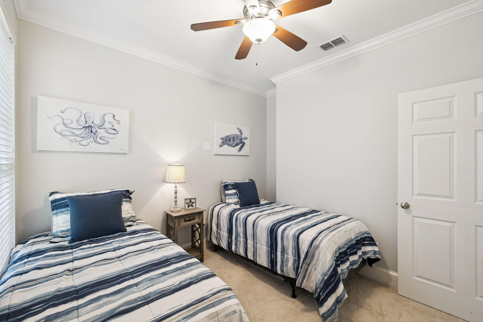 DIAMOND LAKES - Residential