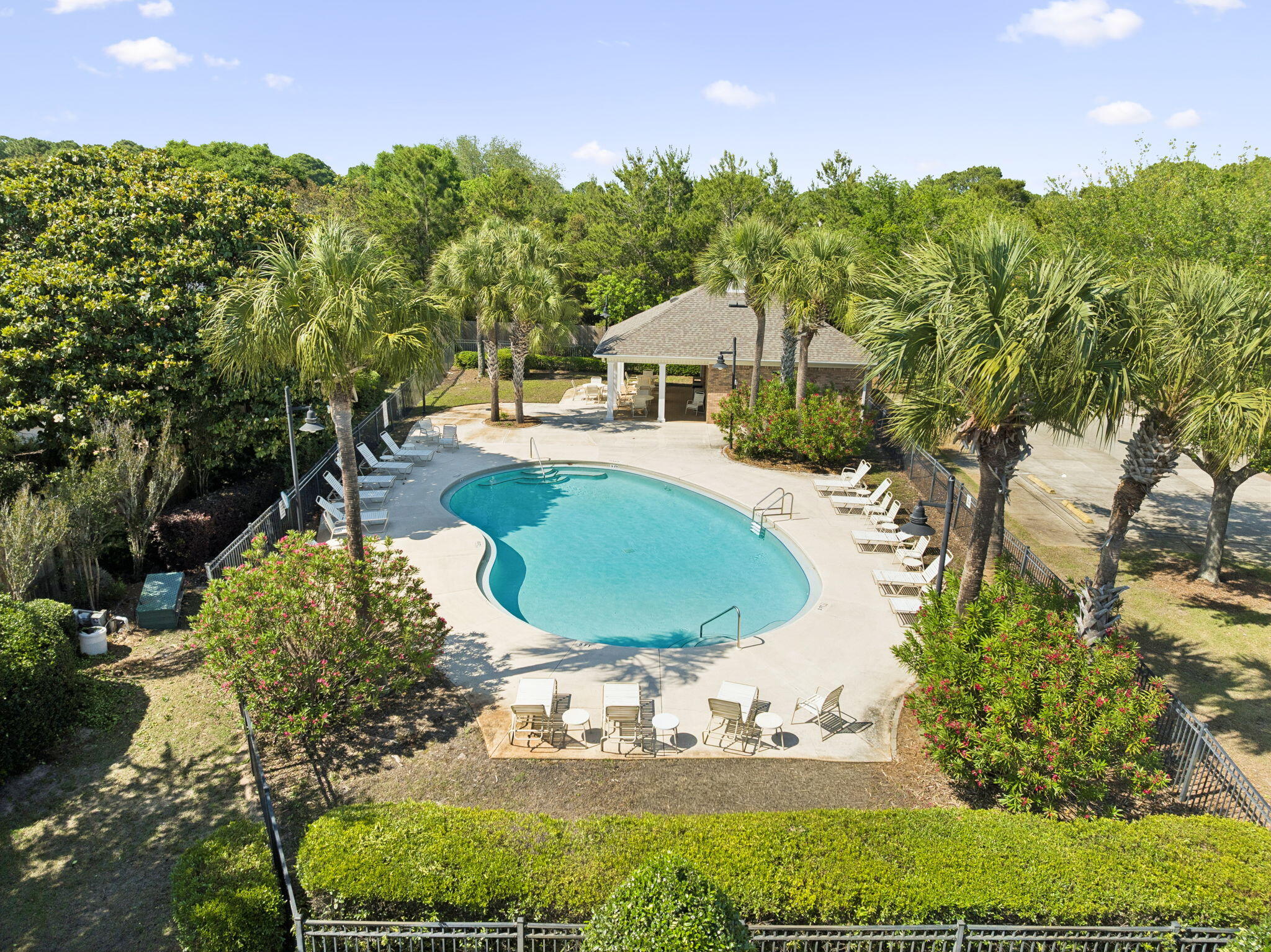 DIAMOND LAKES - Residential