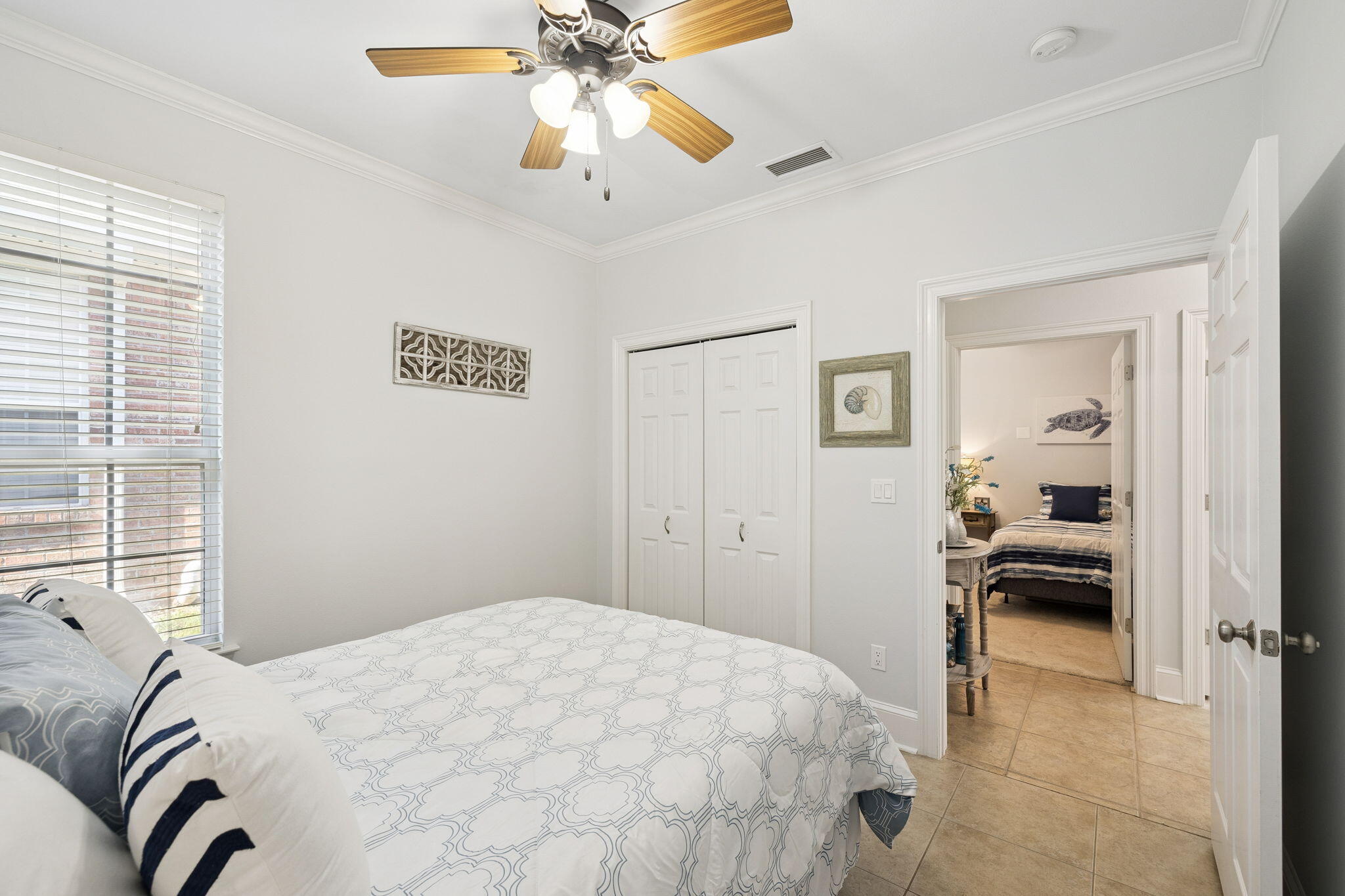 DIAMOND LAKES - Residential