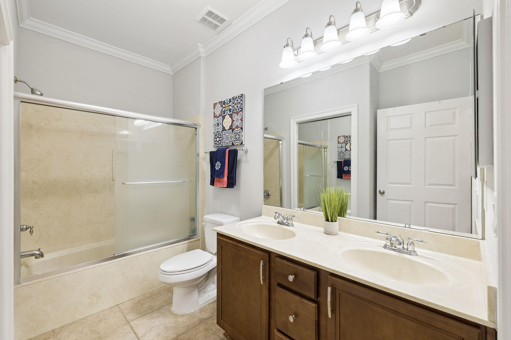 DIAMOND LAKES - Residential