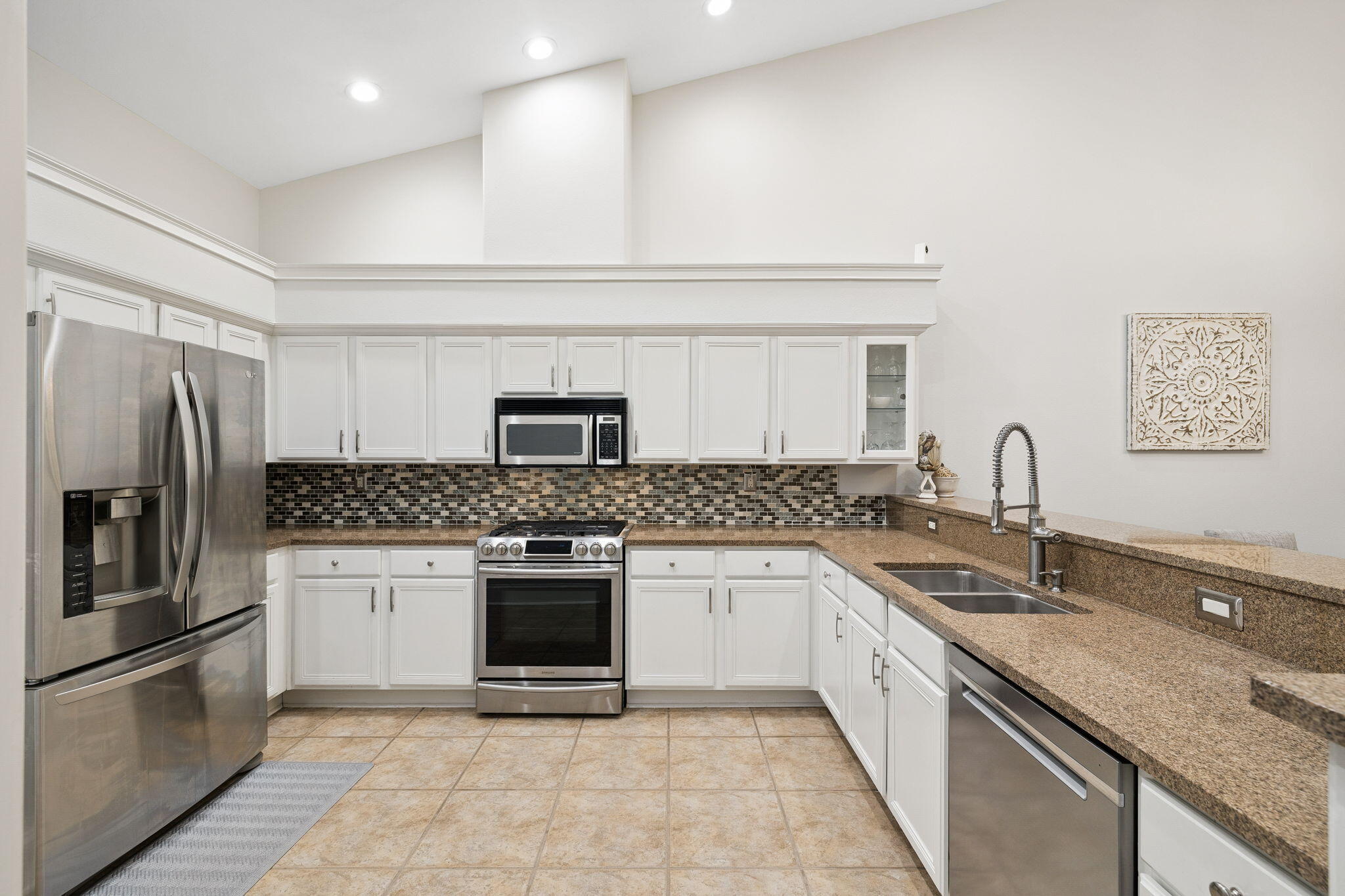 DIAMOND LAKES - Residential