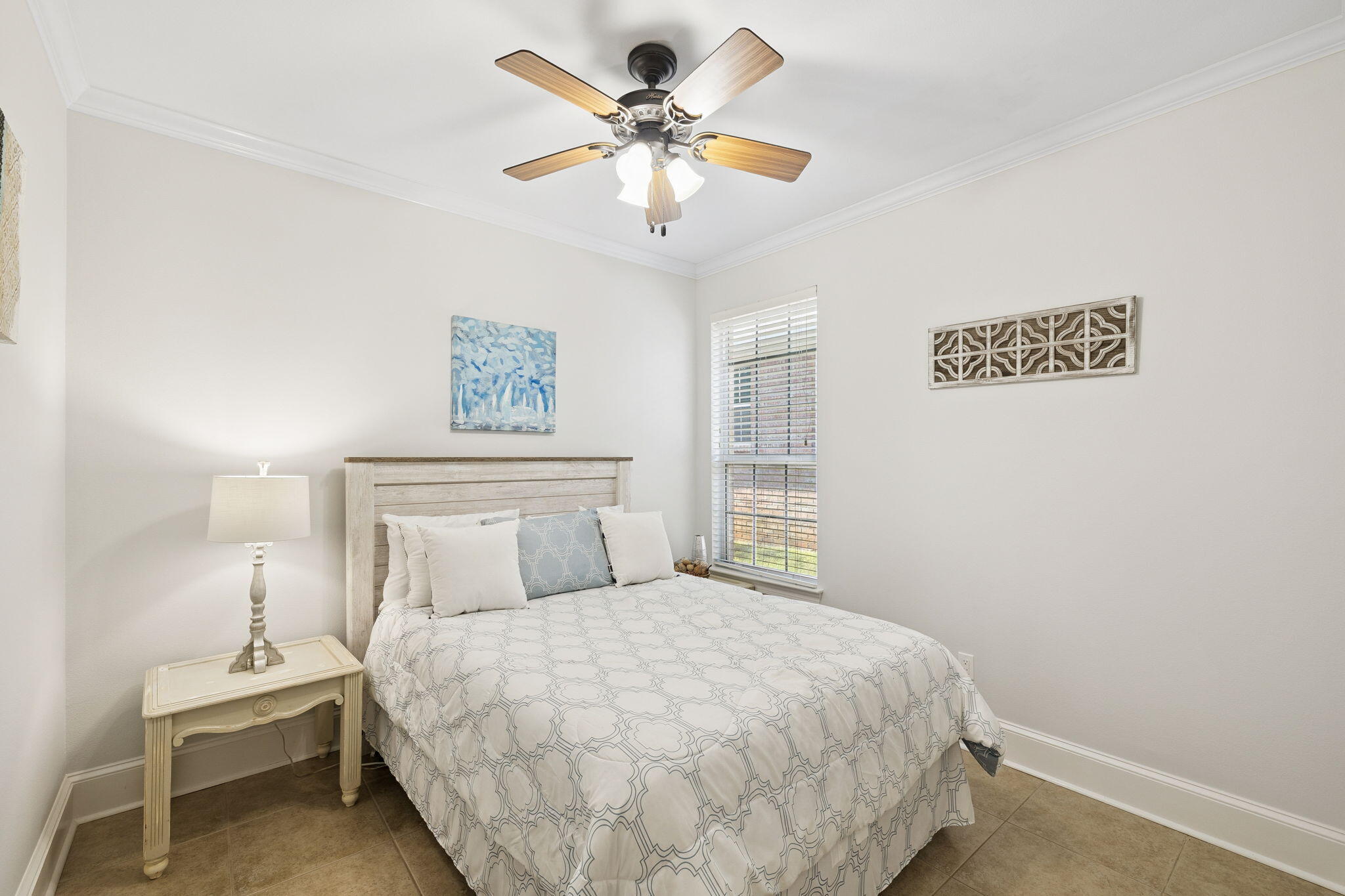DIAMOND LAKES - Residential