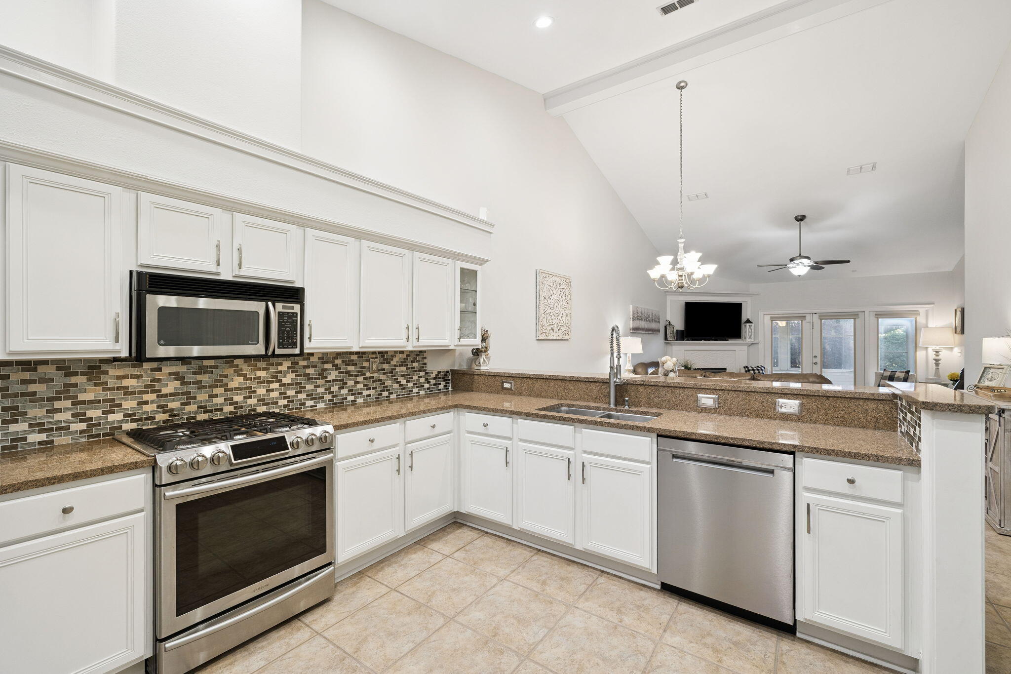 DIAMOND LAKES - Residential
