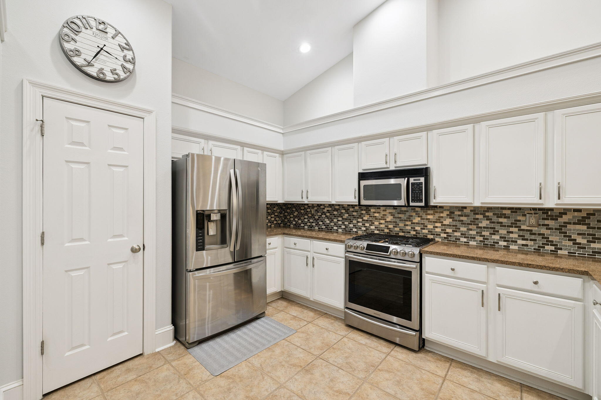 DIAMOND LAKES - Residential