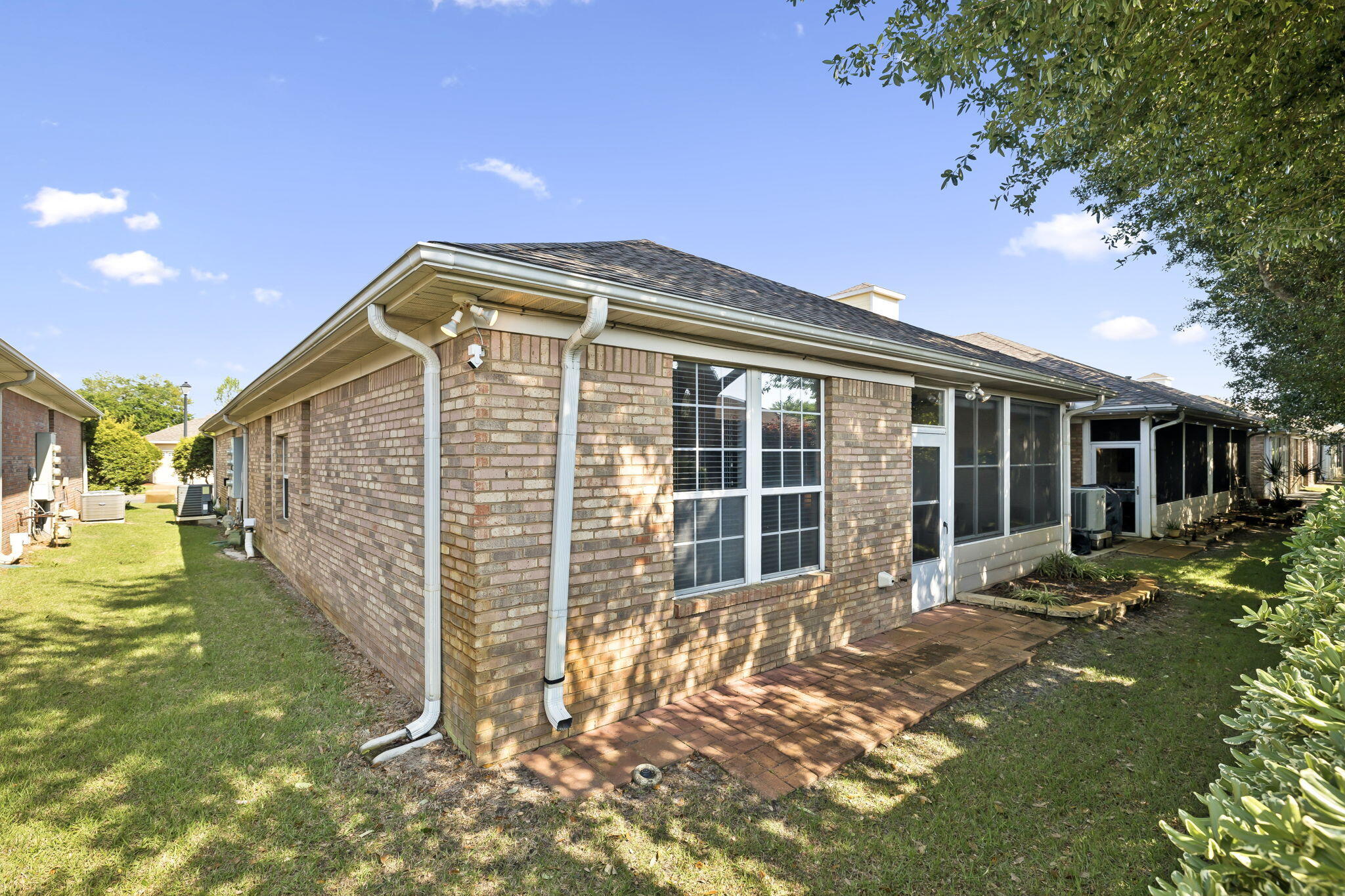 DIAMOND LAKES - Residential