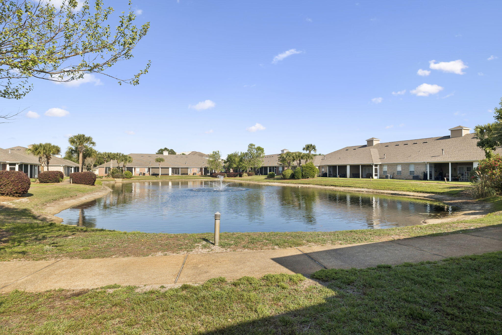 DIAMOND LAKES - Residential