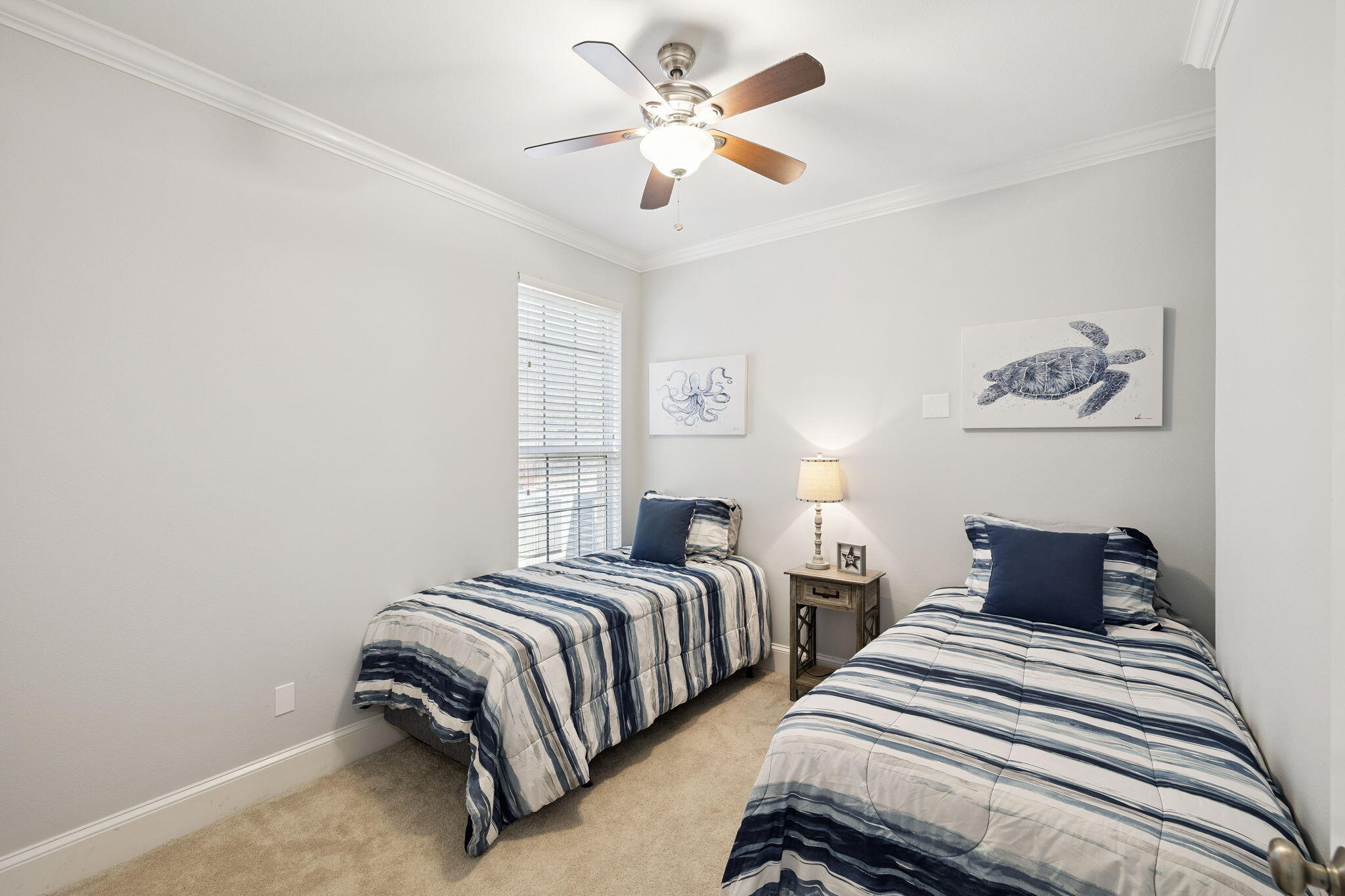 DIAMOND LAKES - Residential