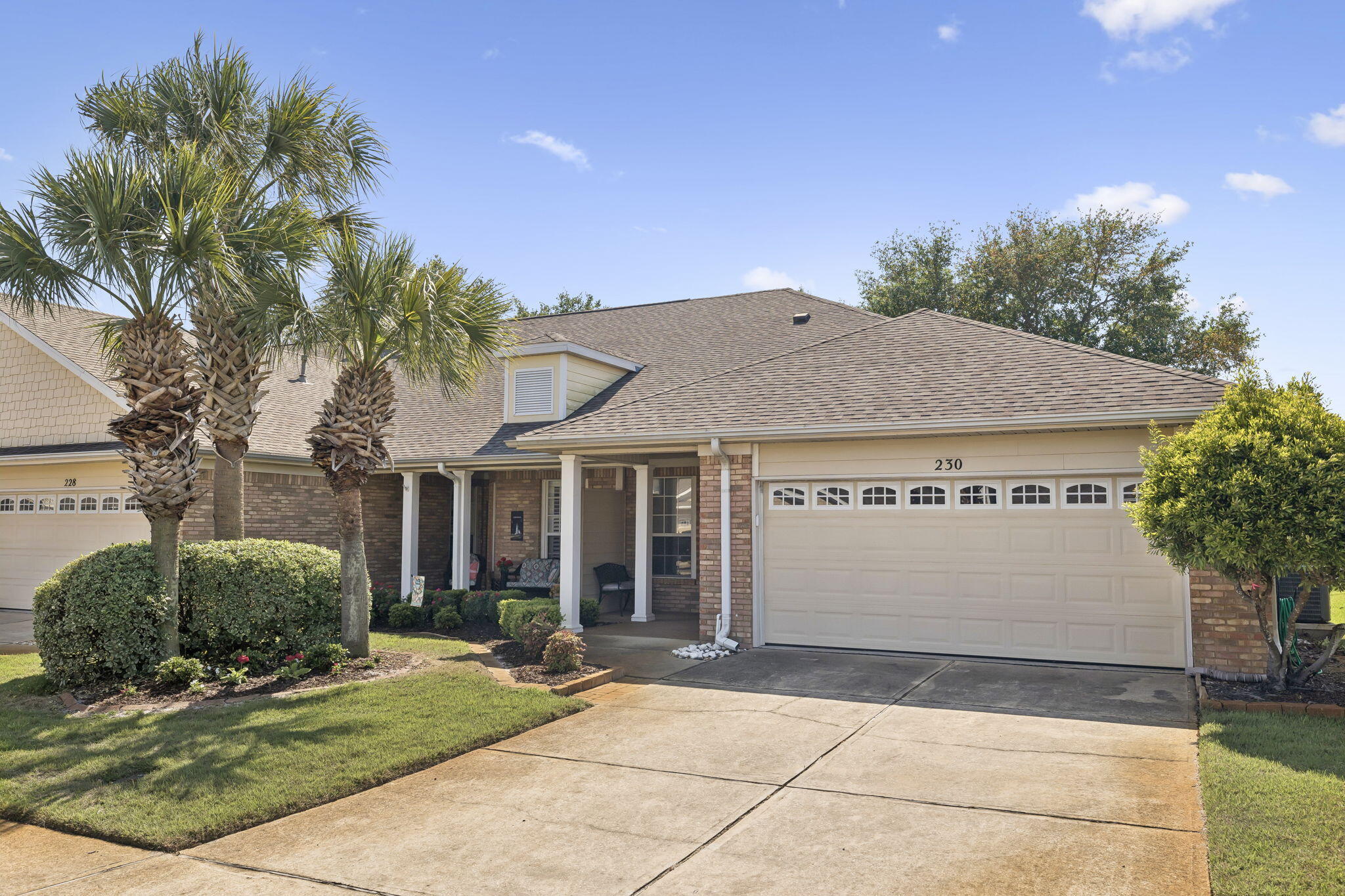 NEW HVAC! Diamond Lakes is the kind of Destin location that makes daily life simple.

Tucked into the heart of town, this single-level townhome puts you minutes from the beach, Destin Commons, local restaurants, everyday errands, and the harbor, without making life feel like a production.

Inside, the open floor plan provides a seamless flow between the living room and kitchen, with 17-inch tile flooring, granite kitchen countertops, stainless steel appliances, crown molding, and a vaulted beam ceiling that adds character. The living room centers around a gas fireplace, giving the main gathering space a comfortable focal point. The enclosed Florida room adds flexible space for morning coffee, reading, or an easy overflow spot when company is in town. The primary suite includes a custom walk-in closet, double vanity, separate shower, and jetted tub. Two secondary bedrooms share a well-appointed hall bathroom. Interior doors are ADA-specified 36 inches wide, adding meaningful accessibility throughout the home.

Outside, there is a covered front porch, lush landscaping, access to the community pool, and a two-car garage that makes everyday living easy.