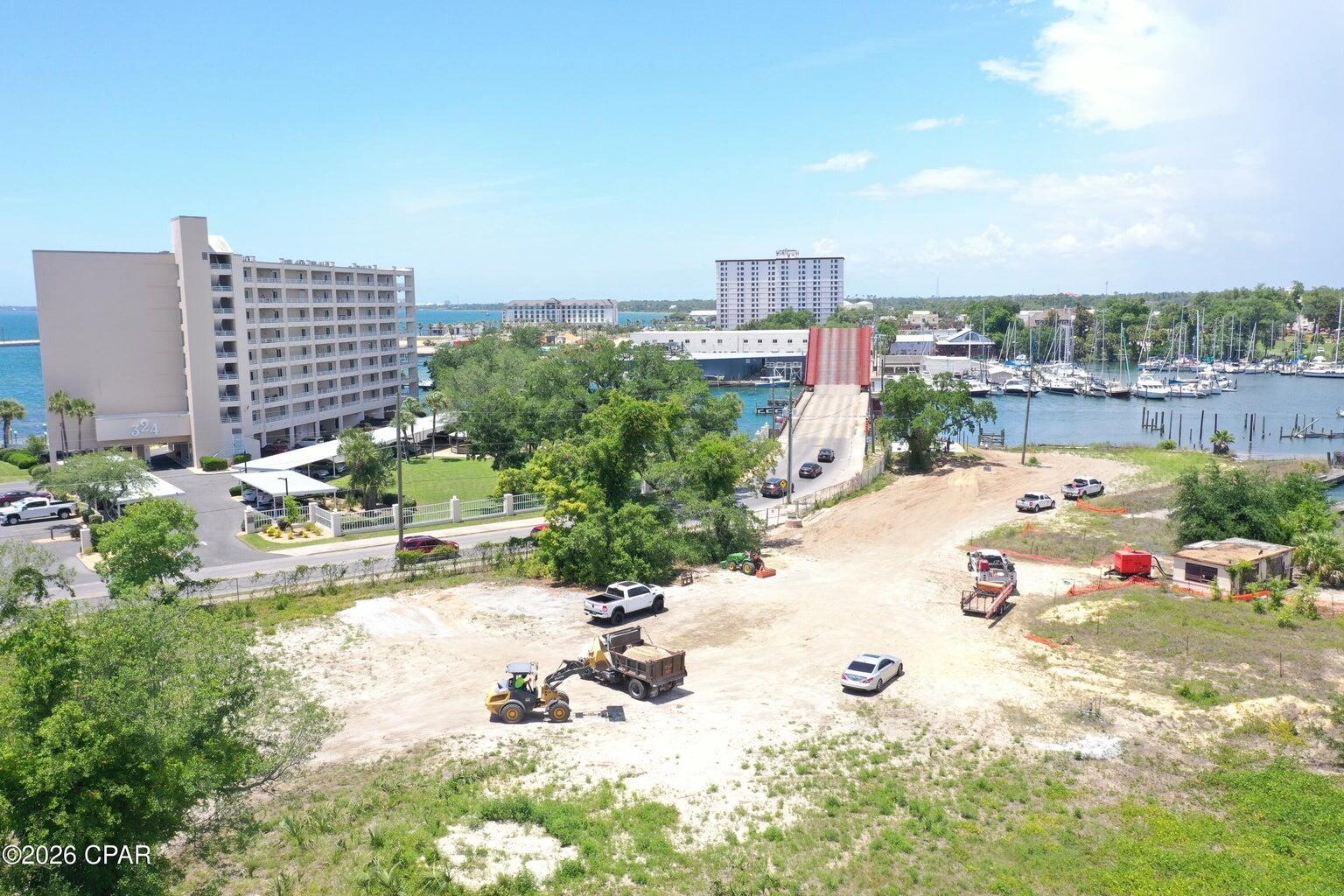 Pelican Pass - Land