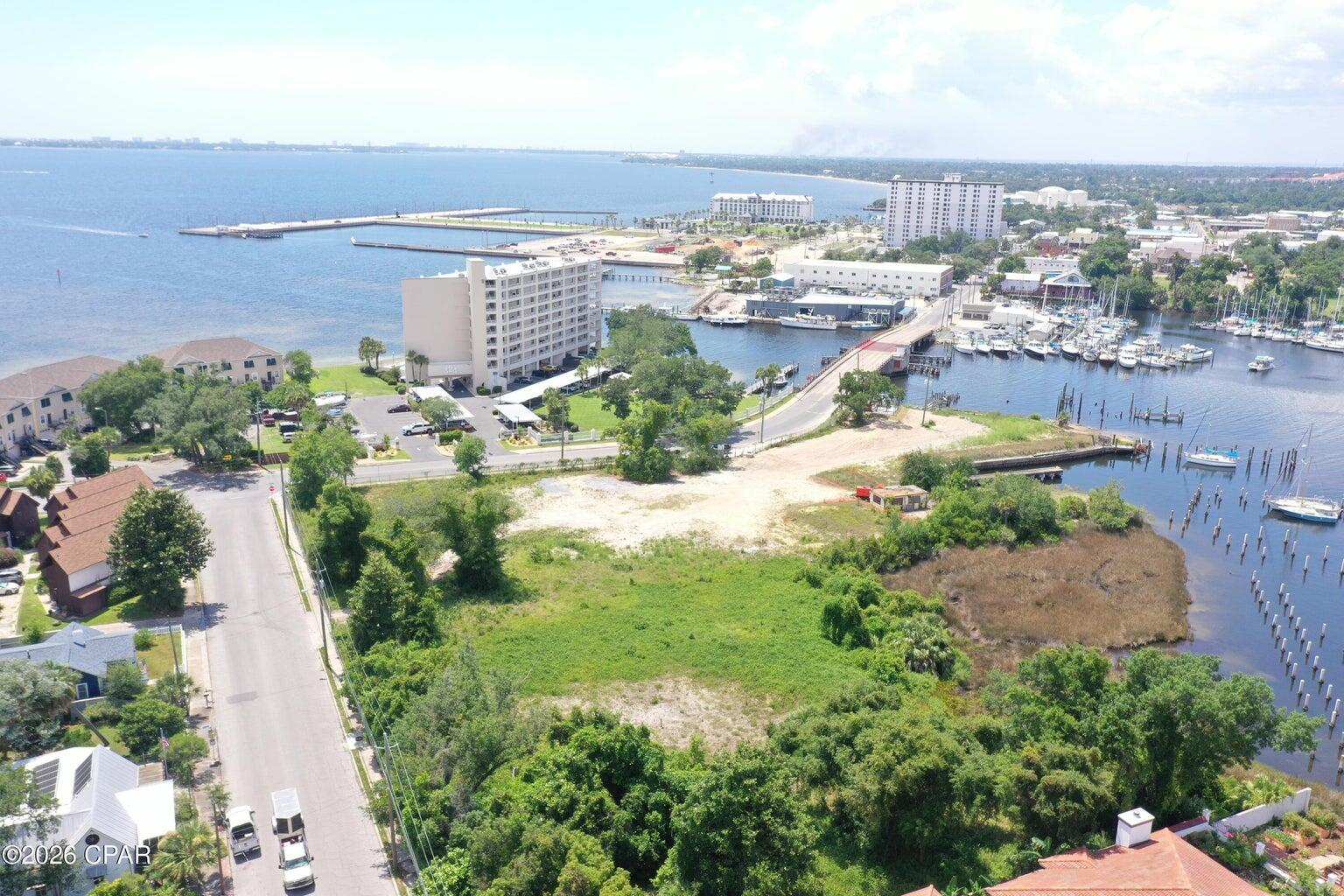 Pelican Pass - Land
