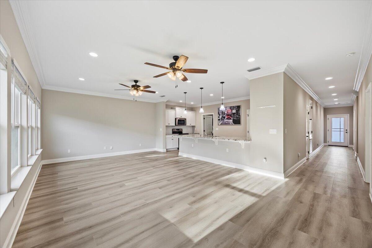 CRESCENT SHORES - Residential
