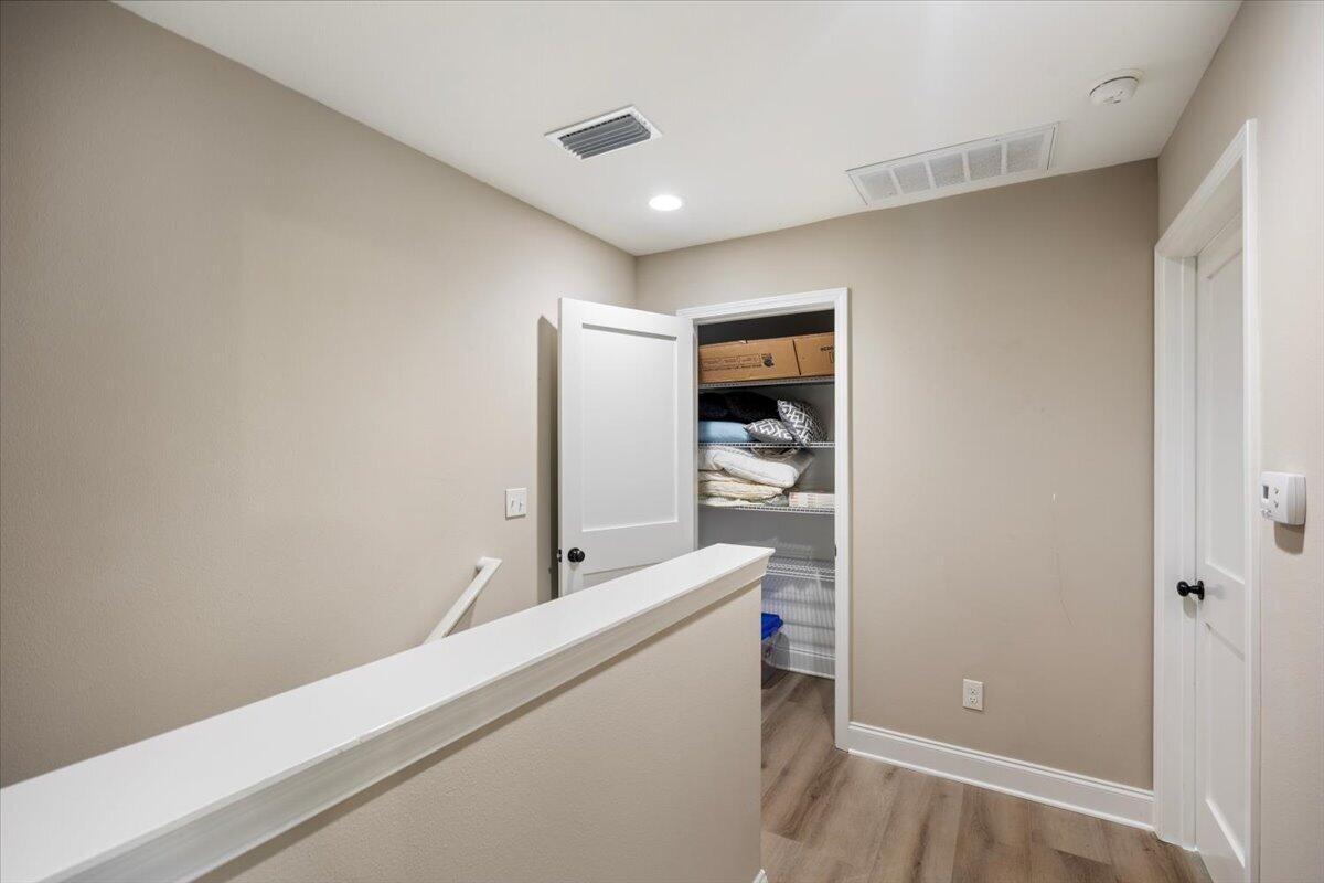 CRESCENT SHORES - Residential