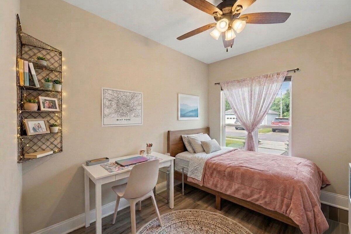 CRESCENT SHORES - Residential